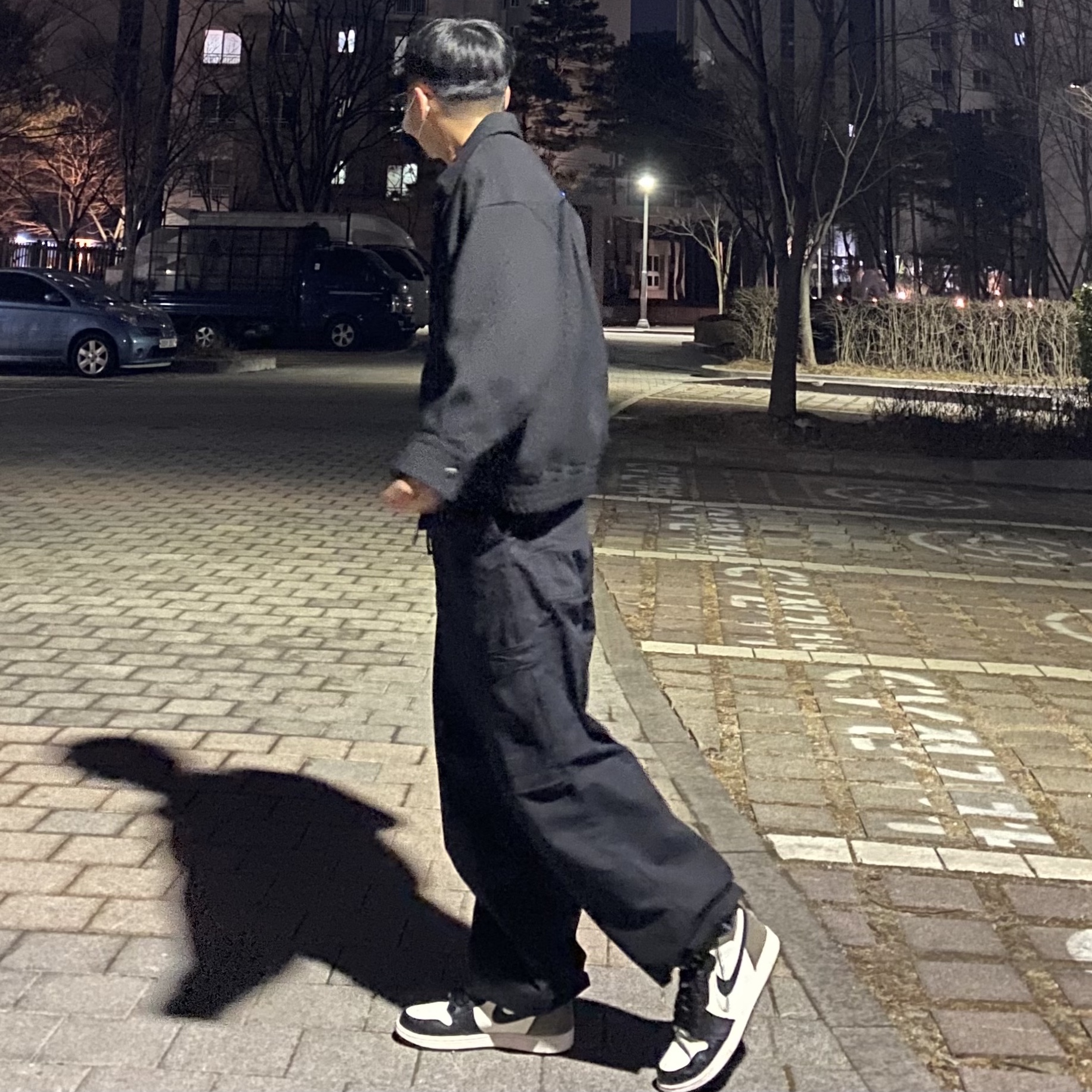 Zara x Ader Error Oversize Collar Bomber Jacket Black, Jordan 1 Retro High OG Black Mocha 착용 스타일