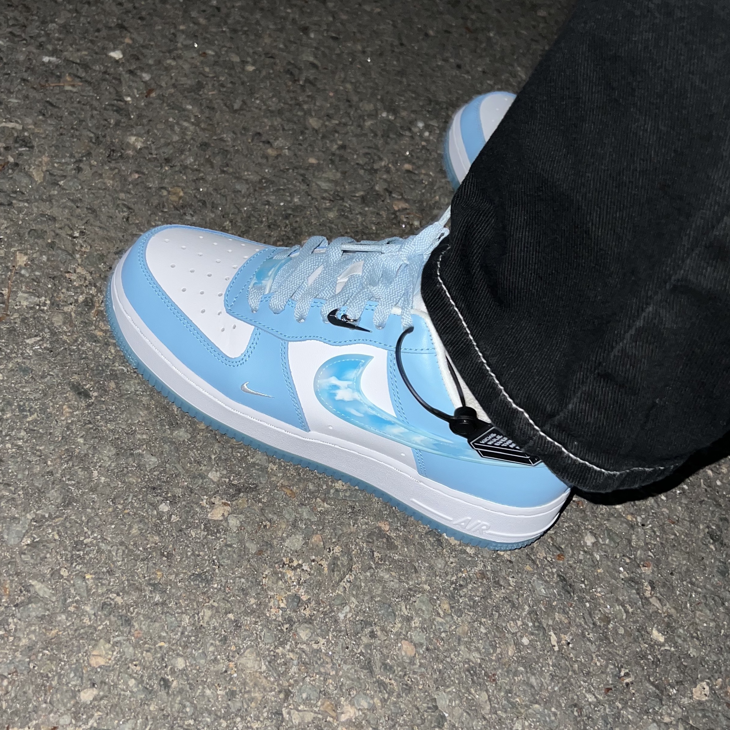 (W) Nike Air Force 1 '07 LX Celestine Blue 착용 스타일 - 1