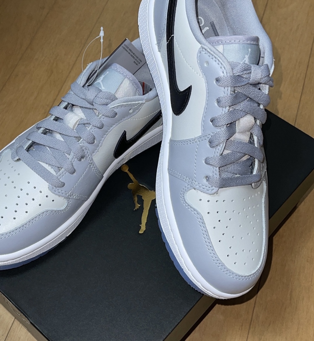 (GS) Jordan 1 Retro High OG Bleached Coral, (W) Jordan 1 Low Black and White 착용 스타일 - 4