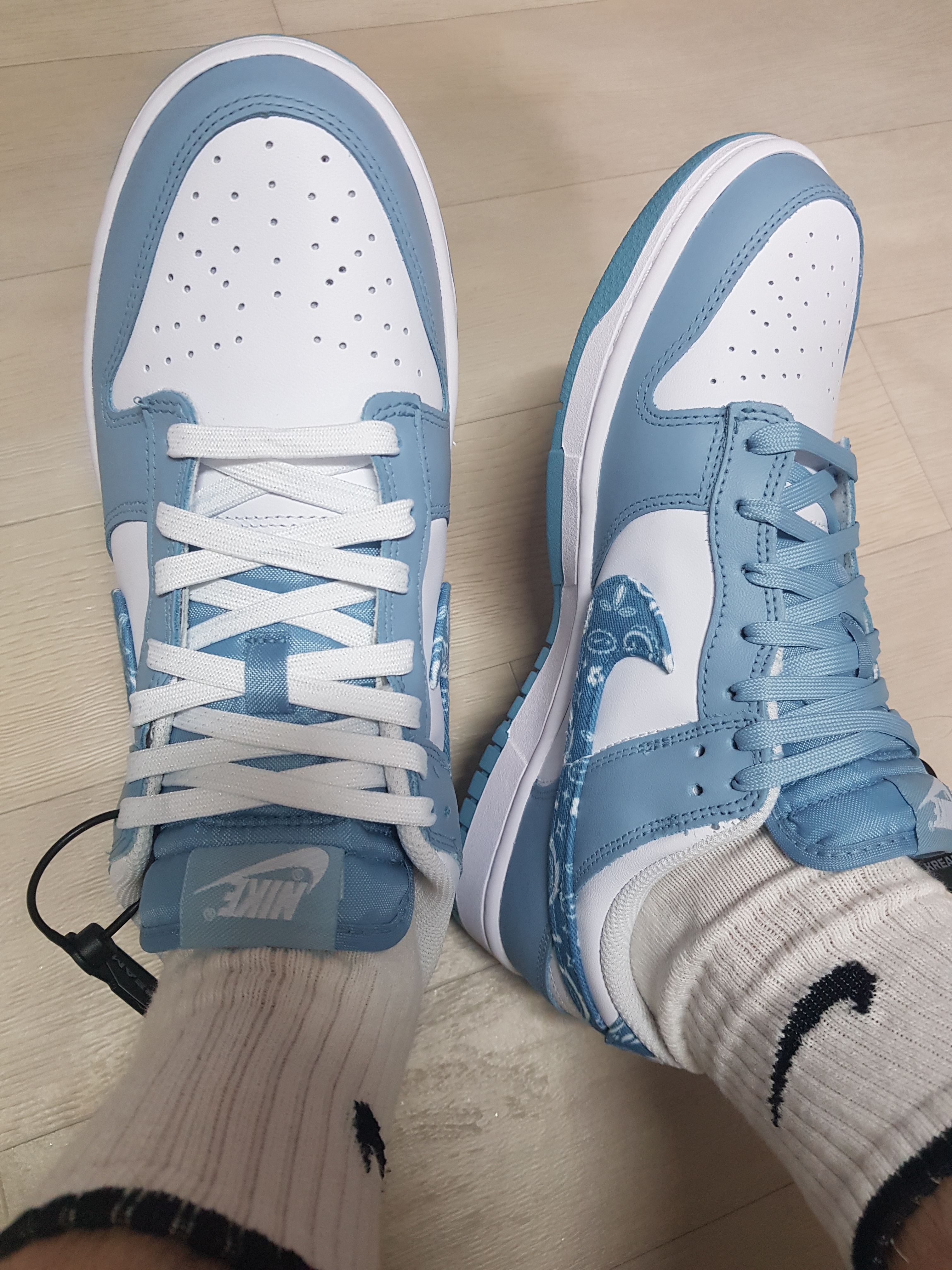 (W) Nike Dunk Low Essential Blue Paisley 착용 스타일