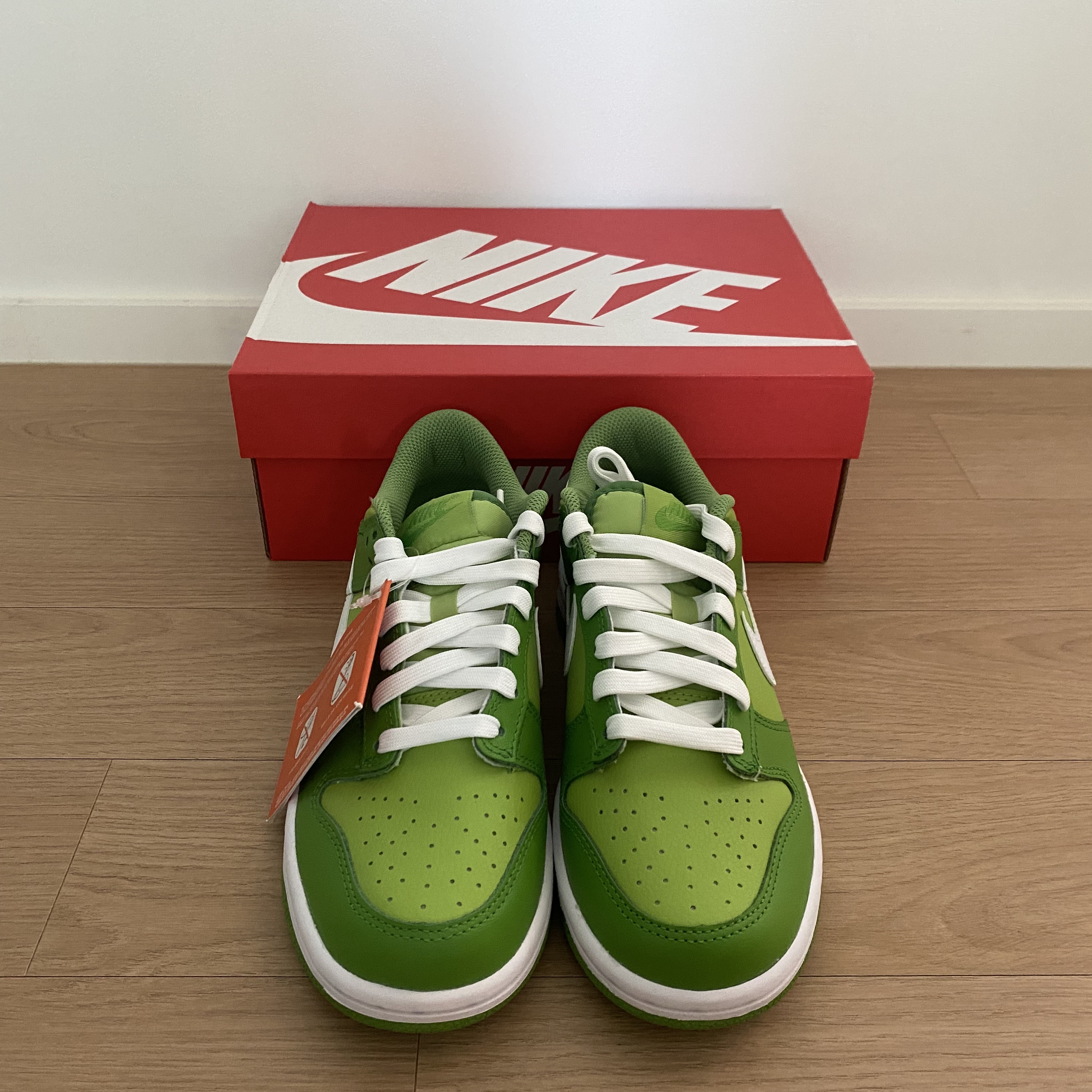 (GS) Nike Dunk Low Vivid Green 착용 스타일 - 4