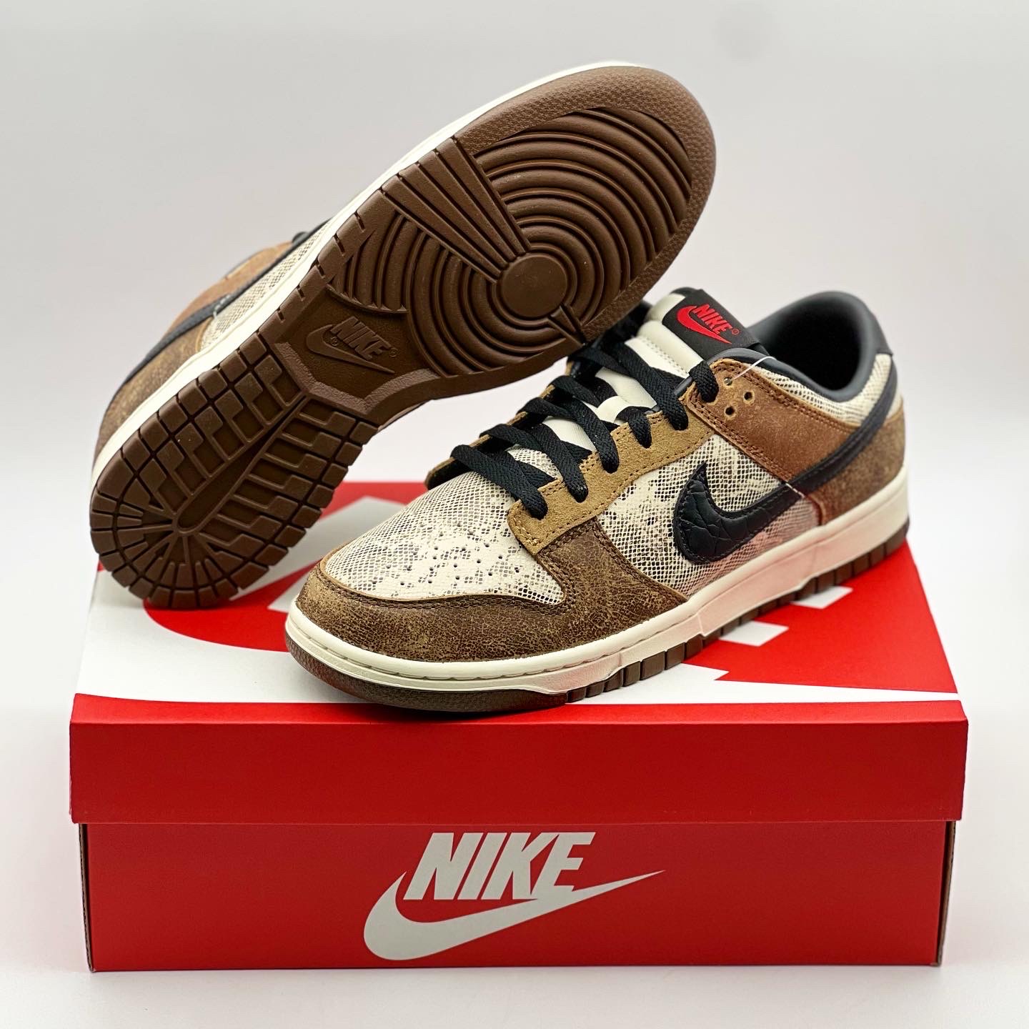 Nike Dunk Low PRM Head to Head 착용 스타일 - 1