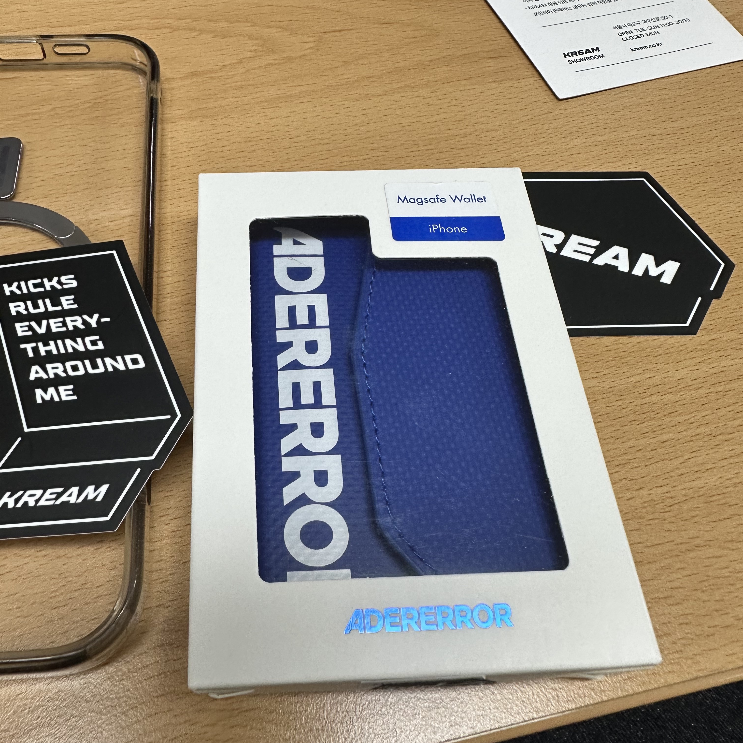 Ader Error Standic Magsafe Wallet Z-Blue 착용 스타일