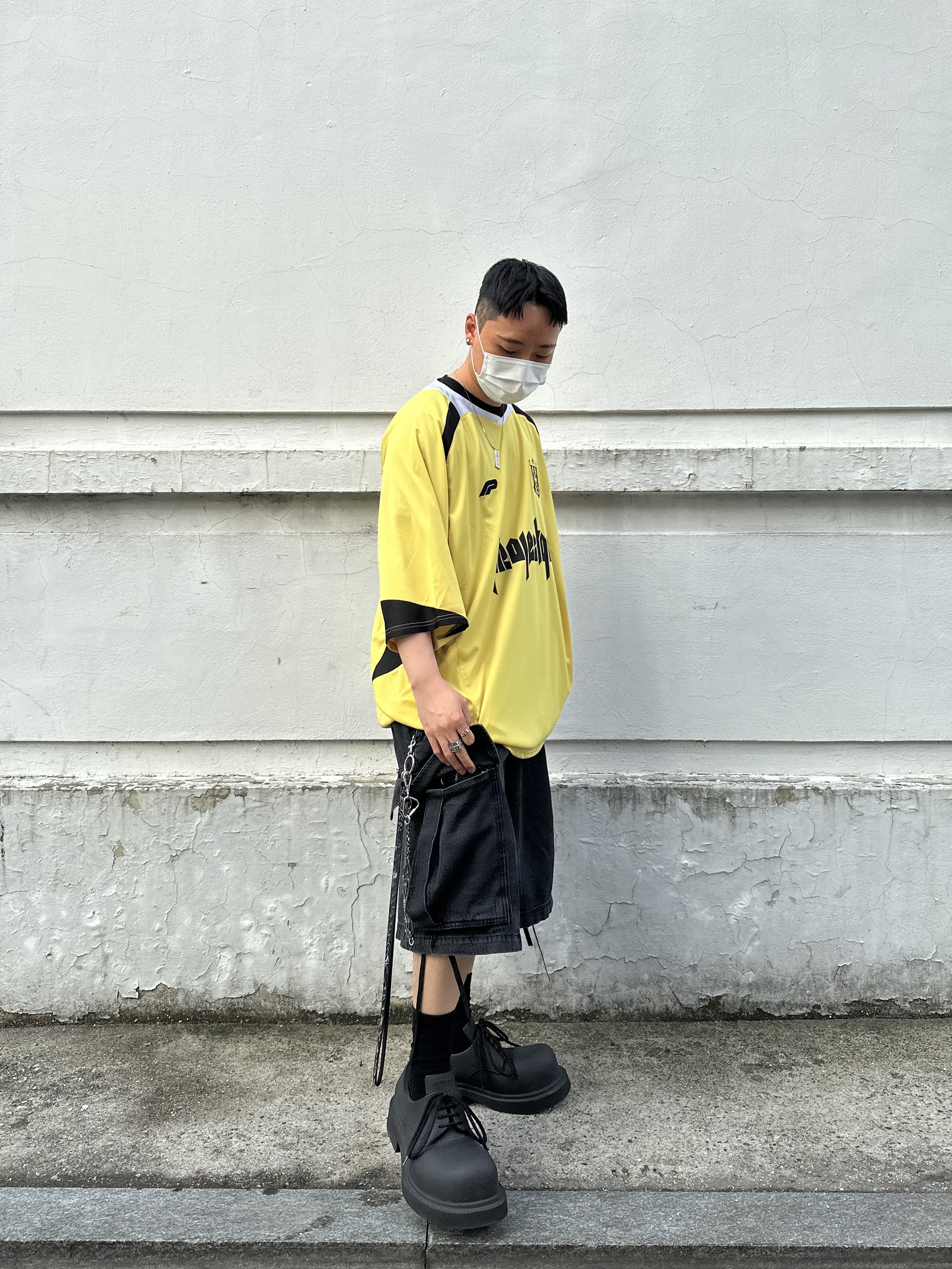 Project G/R Oversized Football Jersey Yellow, Balenciaga Steroid Derby Black 착용 스타일 - 3