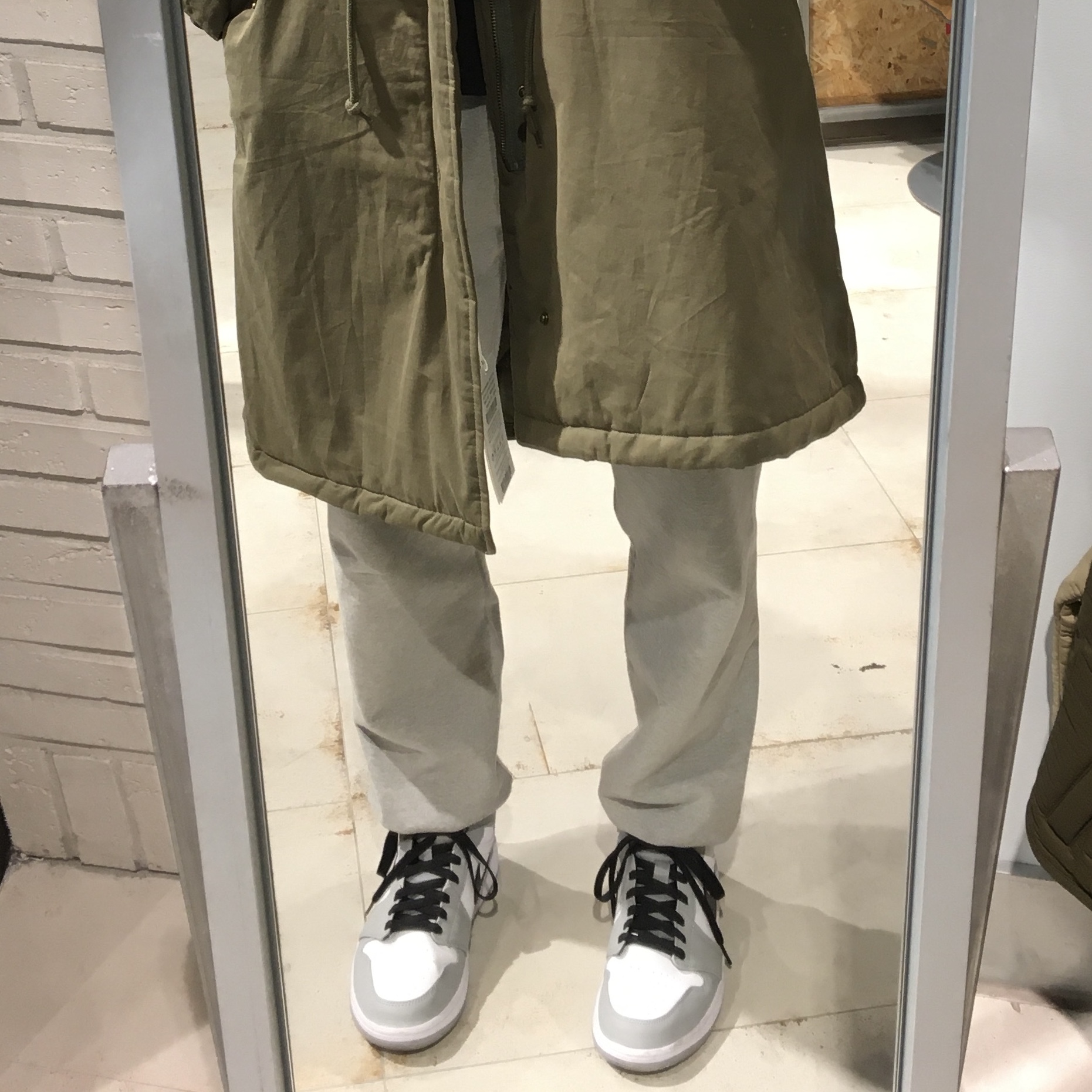 Jordan 1 Mid Light Smoke Grey 착용 스타일
