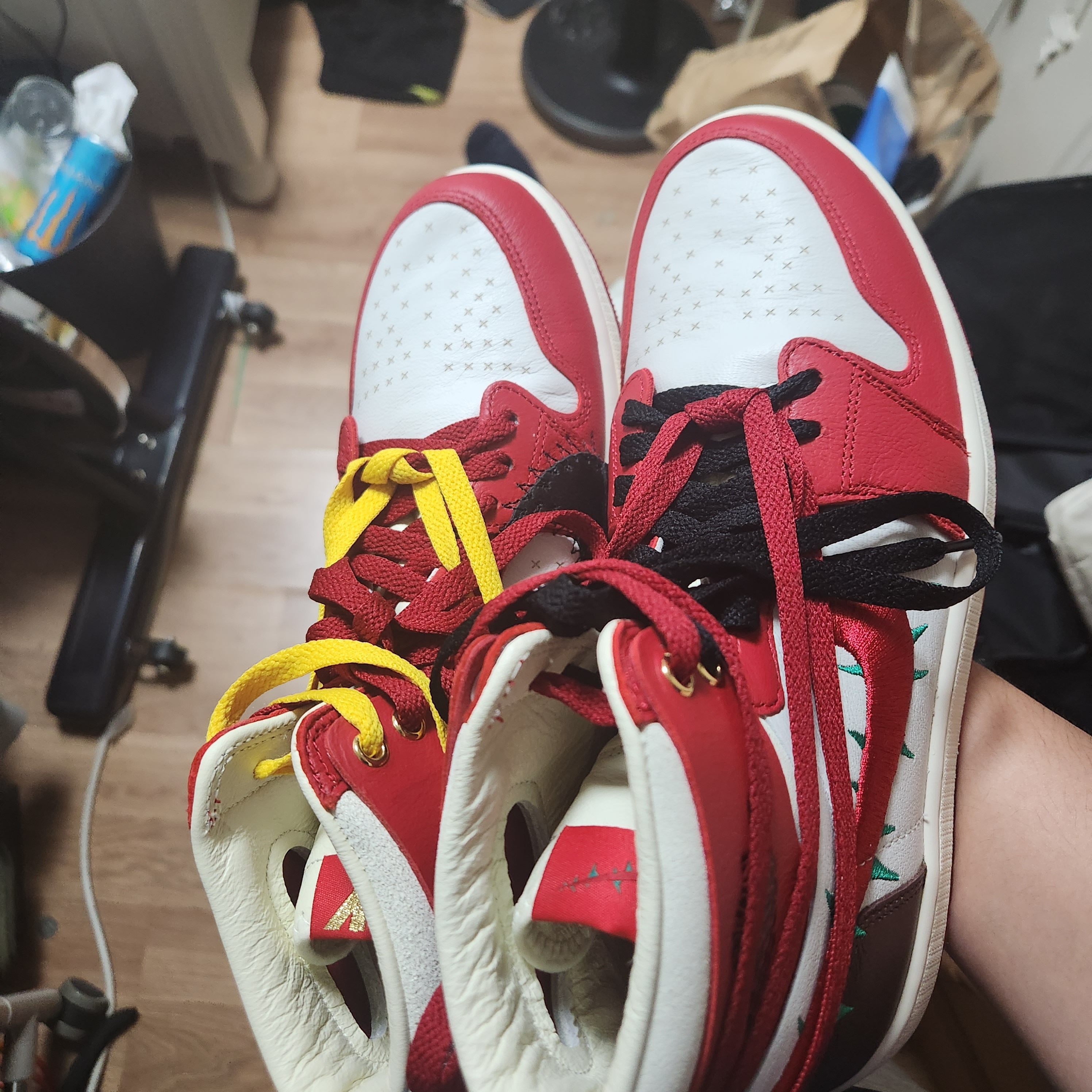 (W) Jordan 1 x Teyana Taylor Zoom CMFT 2 Gym Red 착용 스타일 - 2