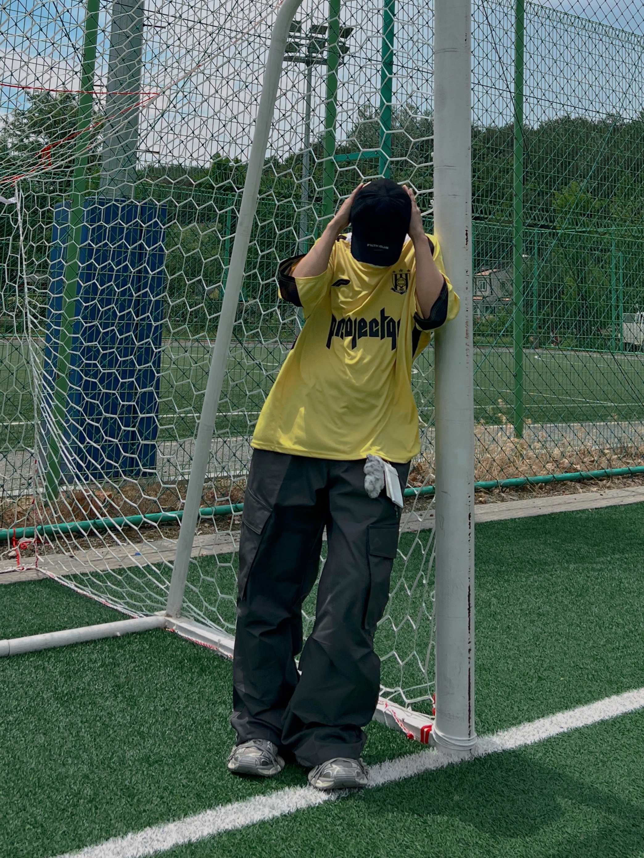 Balenciaga 3XL Sneakers Light Beige, Project G/R Oversized Football Jersey Yellow 착용 스타일 - 1