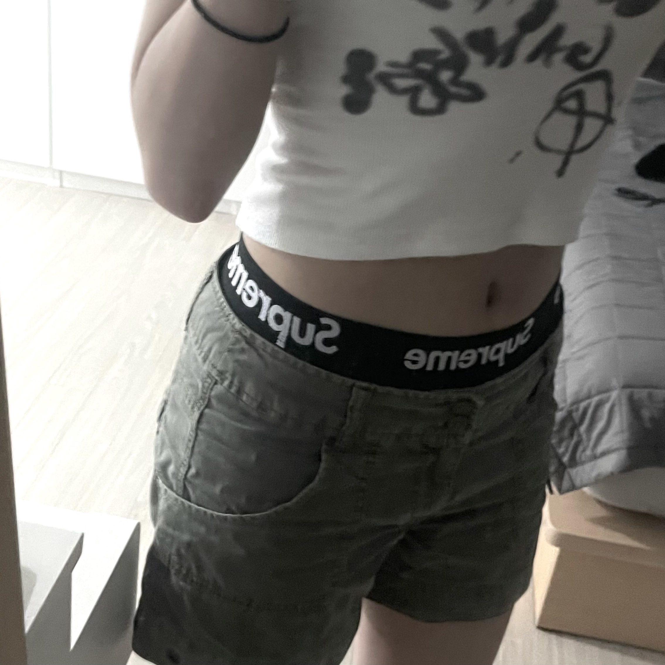 Supreme Hanes Boxer Briefs Black (4 Pack) 착용 스타일