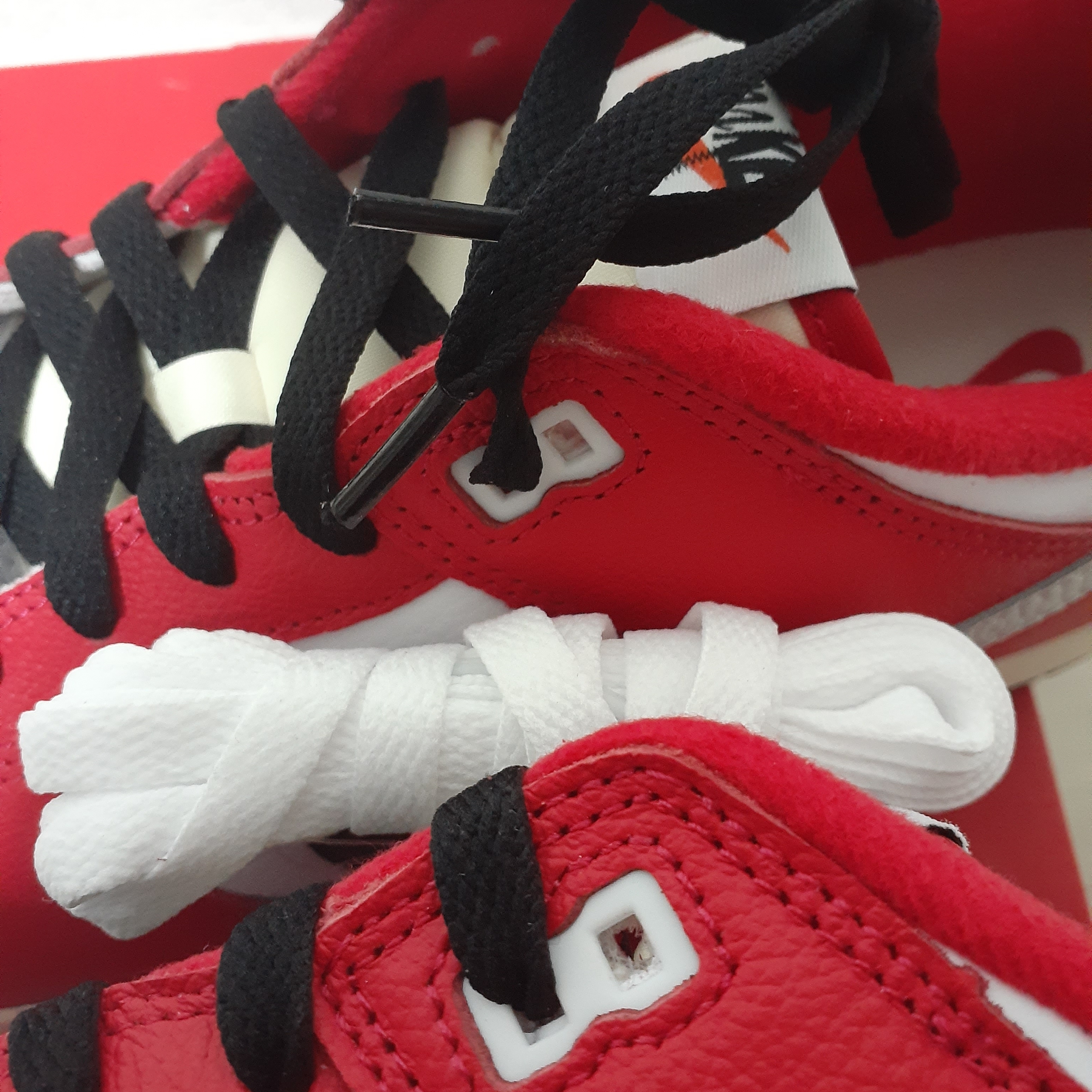 Nike Dunk Low Retro PRM University Red Black 착용 스타일 - 2