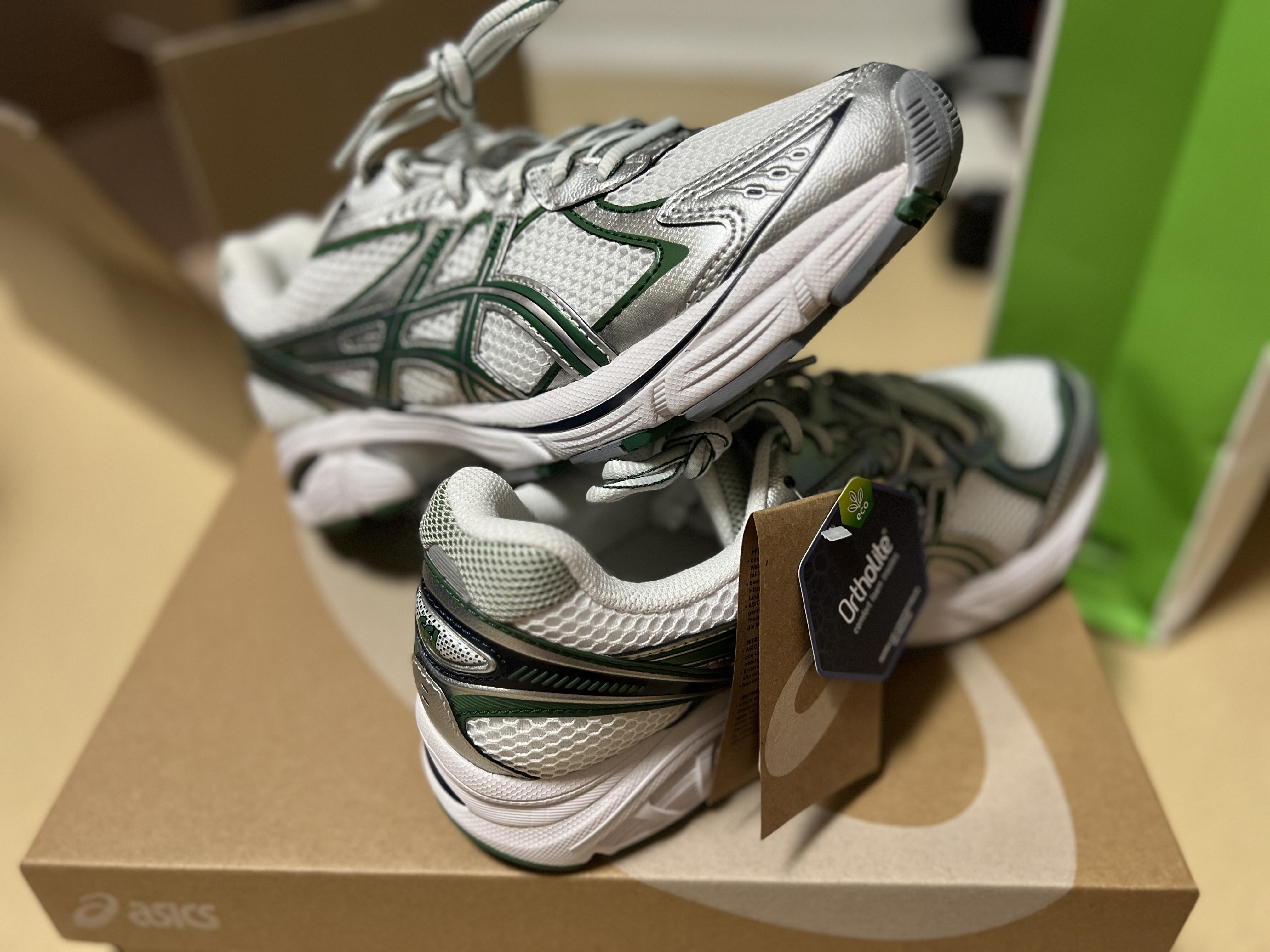 Asics GT-2160 White Shamrock Green 착용 스타일 - 2