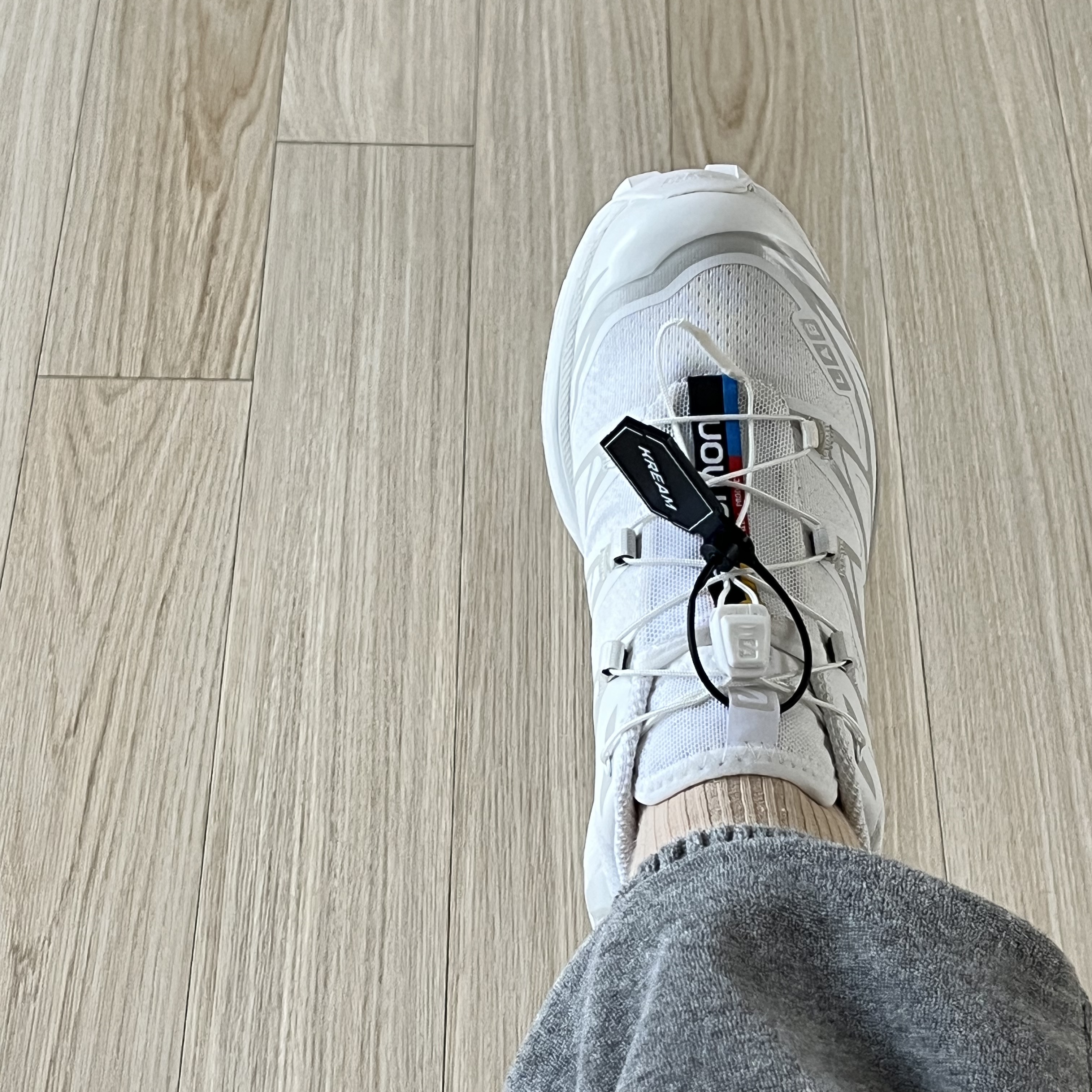 Salomon XT-6 ADV White, Stussy Basic Stussy T-Shirt Black 2023 착용 스타일 - 1