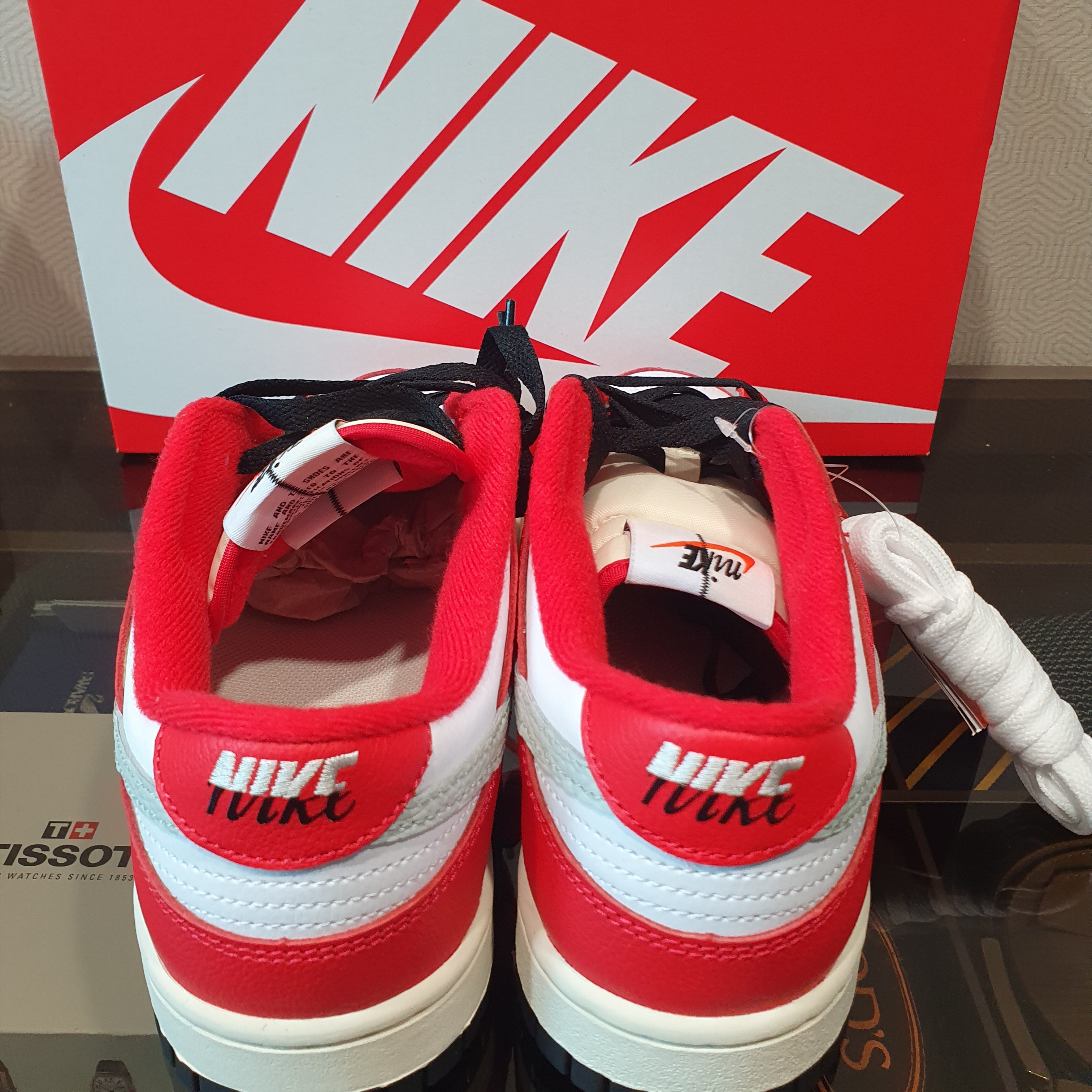 Nike Dunk Low Retro PRM University Red Black 착용 스타일 - 3