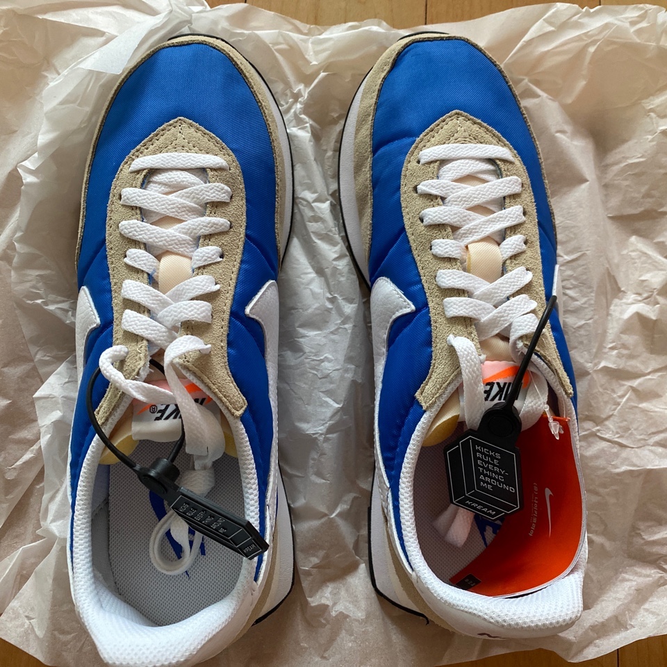 Nike Waffle Trainer 2 Hyper Royal Rattan 착용 스타일
