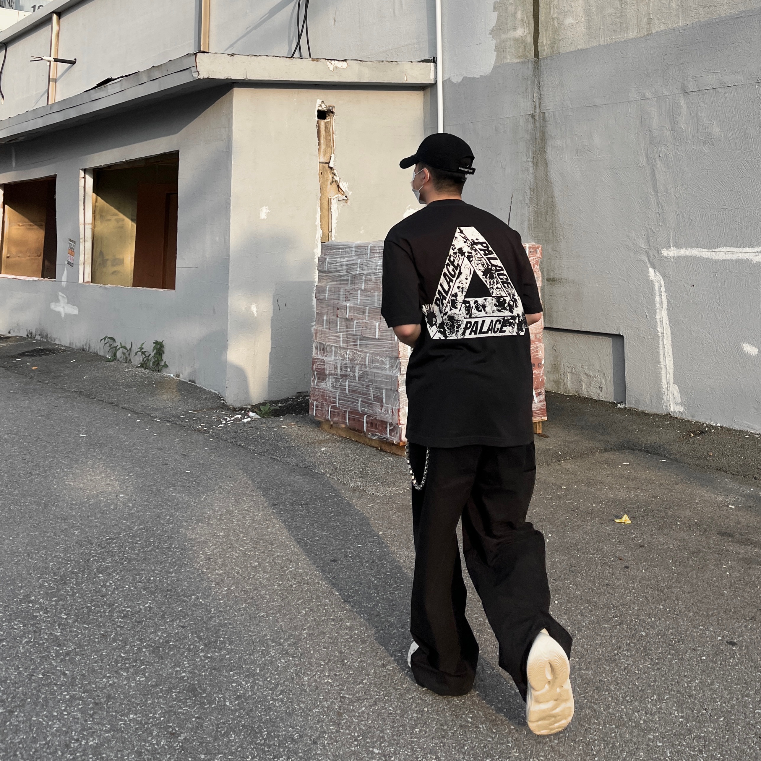 Project G/R Distressed Filth Club Cap Washed Black, Palace Tri-Heads T-Shirt Black - 21FW 착용 스타일 - 1