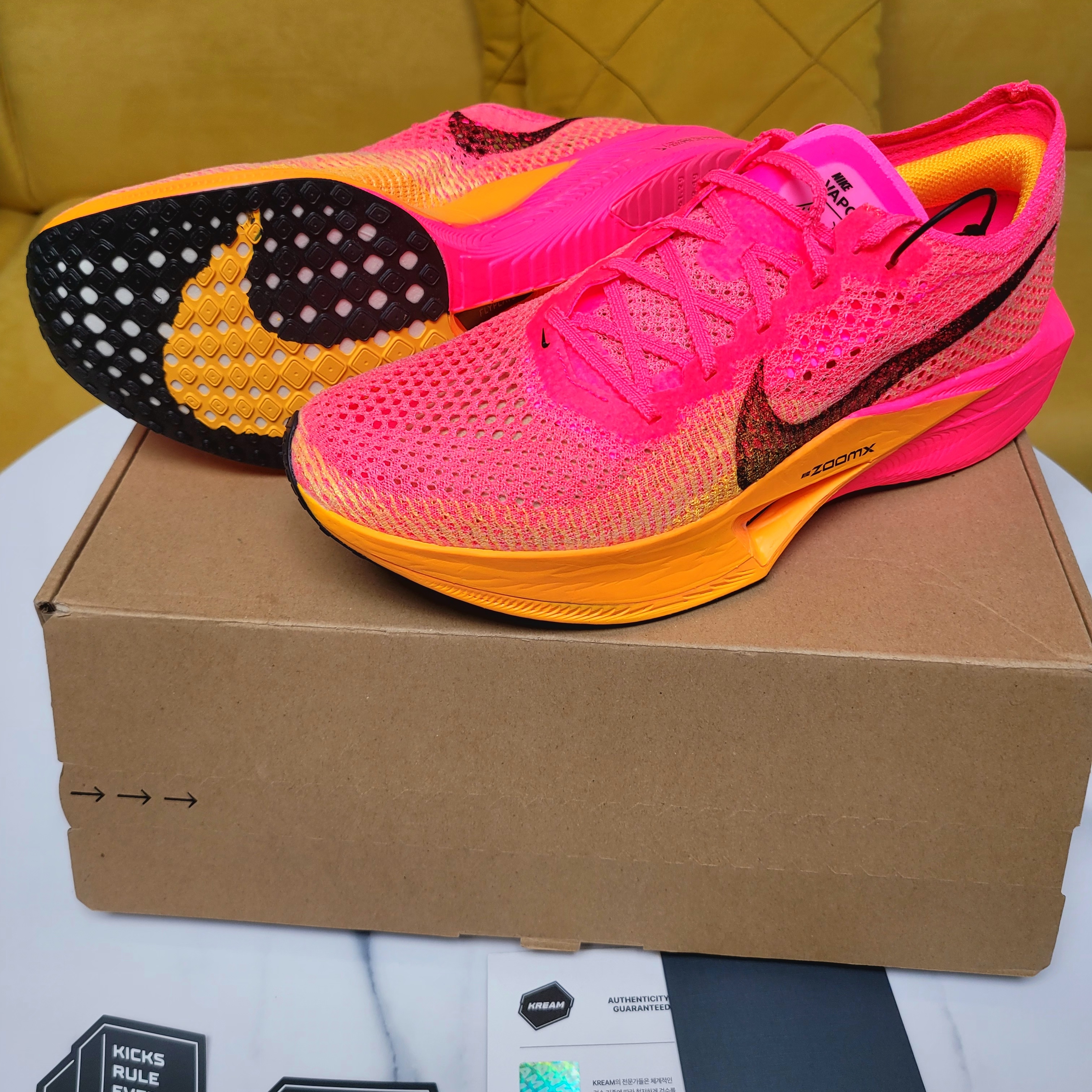 Nike ZoomX Vaporfly Next% 3 Hyper Pink 착용 스타일 - 3