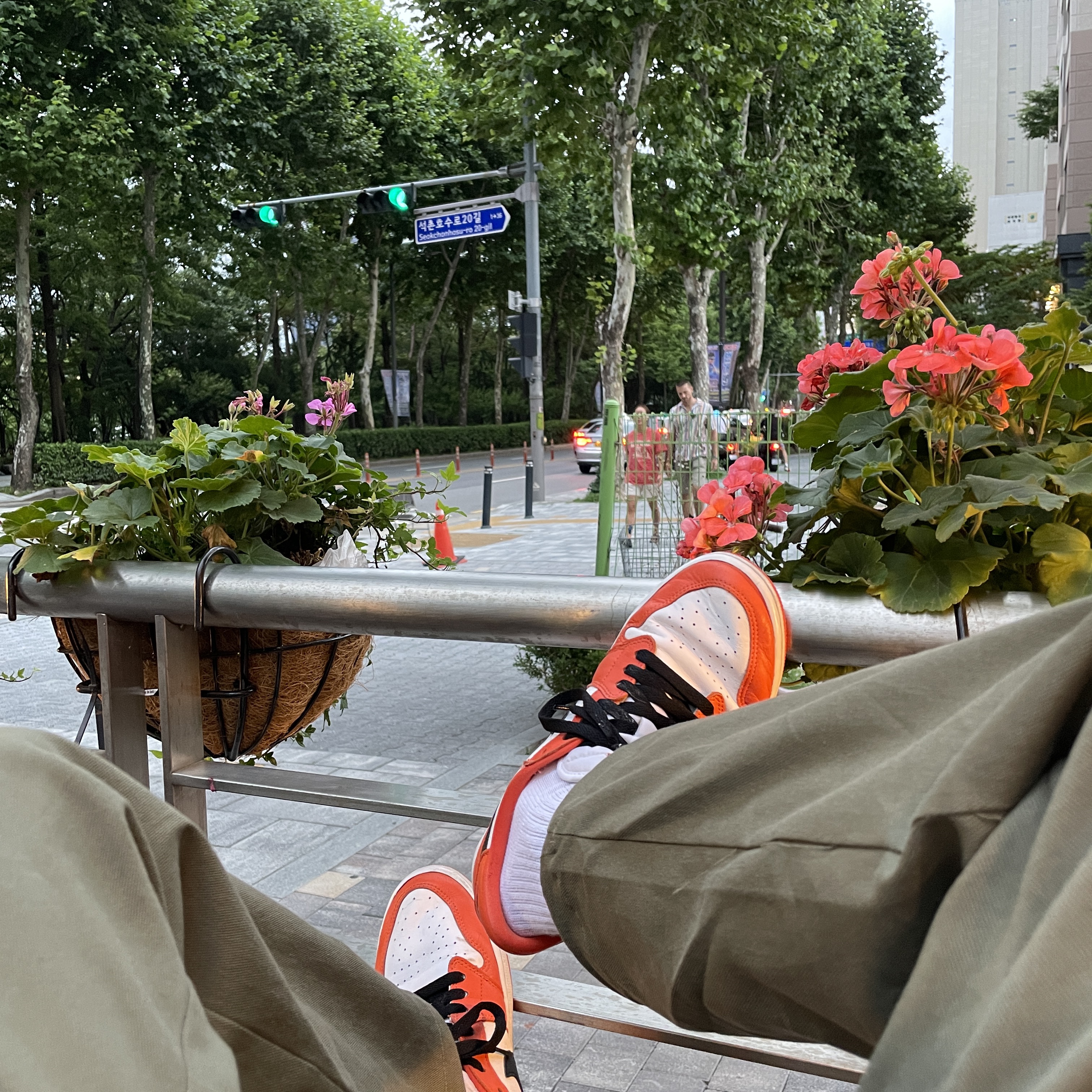 Jordan 1 Low OG Starfish 착용 스타일