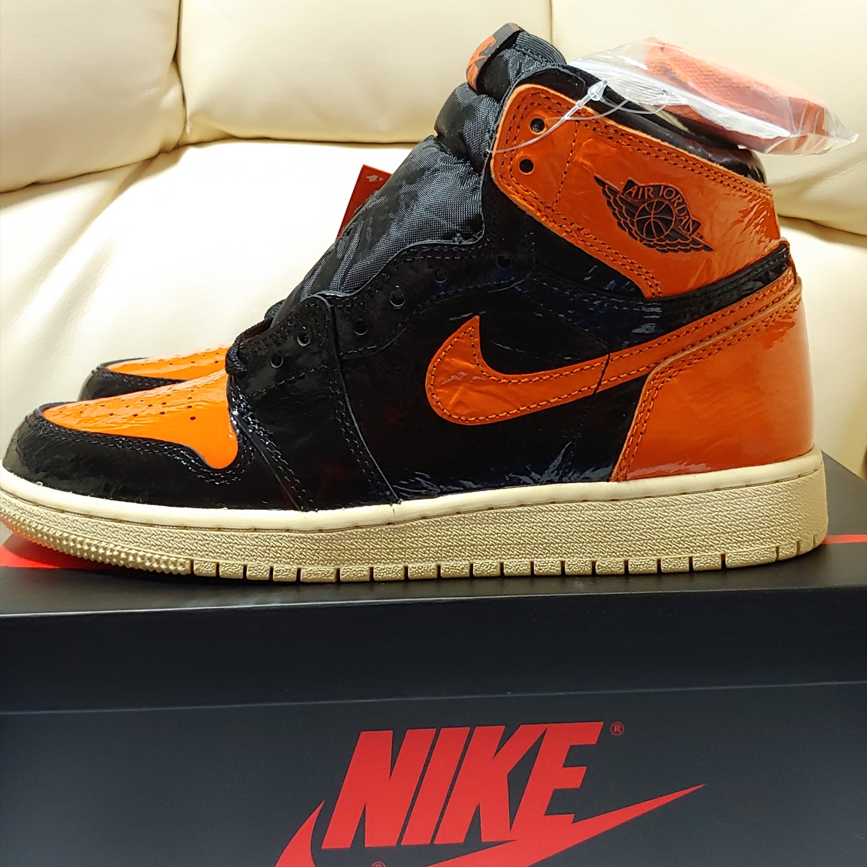 Jordan 1 Retro High Shattered Backboard 3.0, (GS) Jordan 1 Retro High OG Shattered Backboard 3.0 착용 스타일 - 2