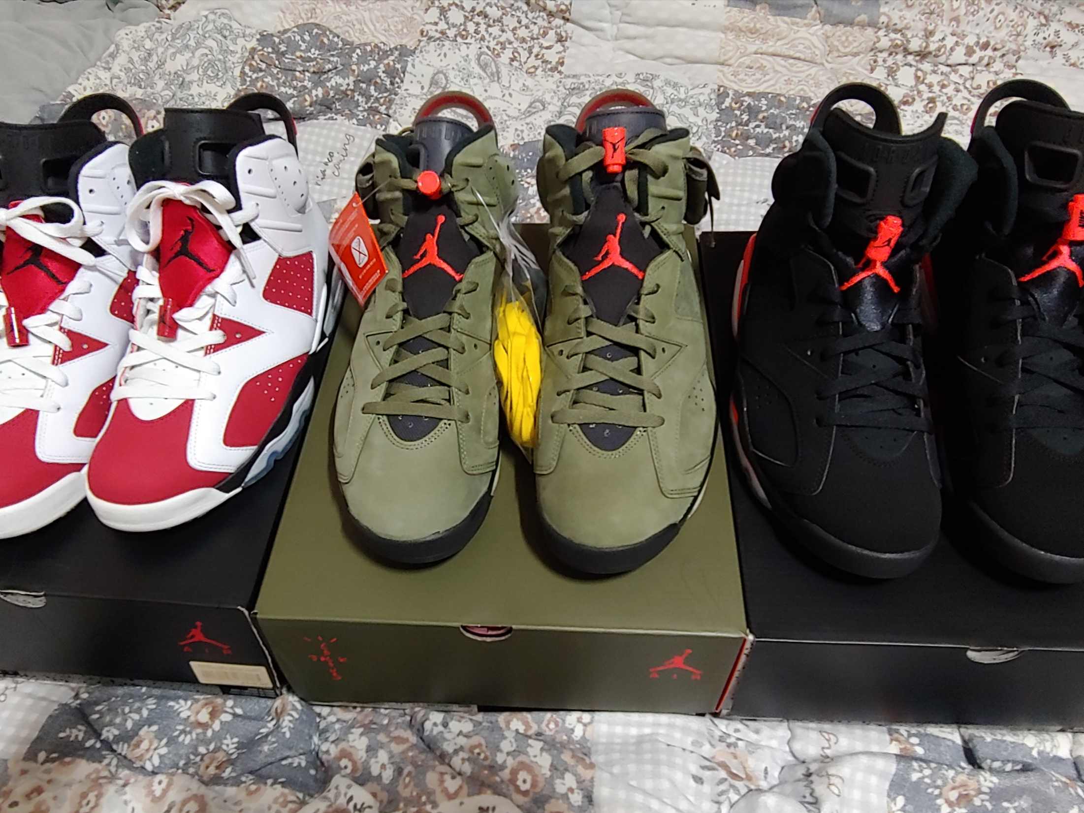 Jordan 6 Retro Carmine 2014, Jordan 6 x Travis Scott Retro Olive 착용 스타일 - 1