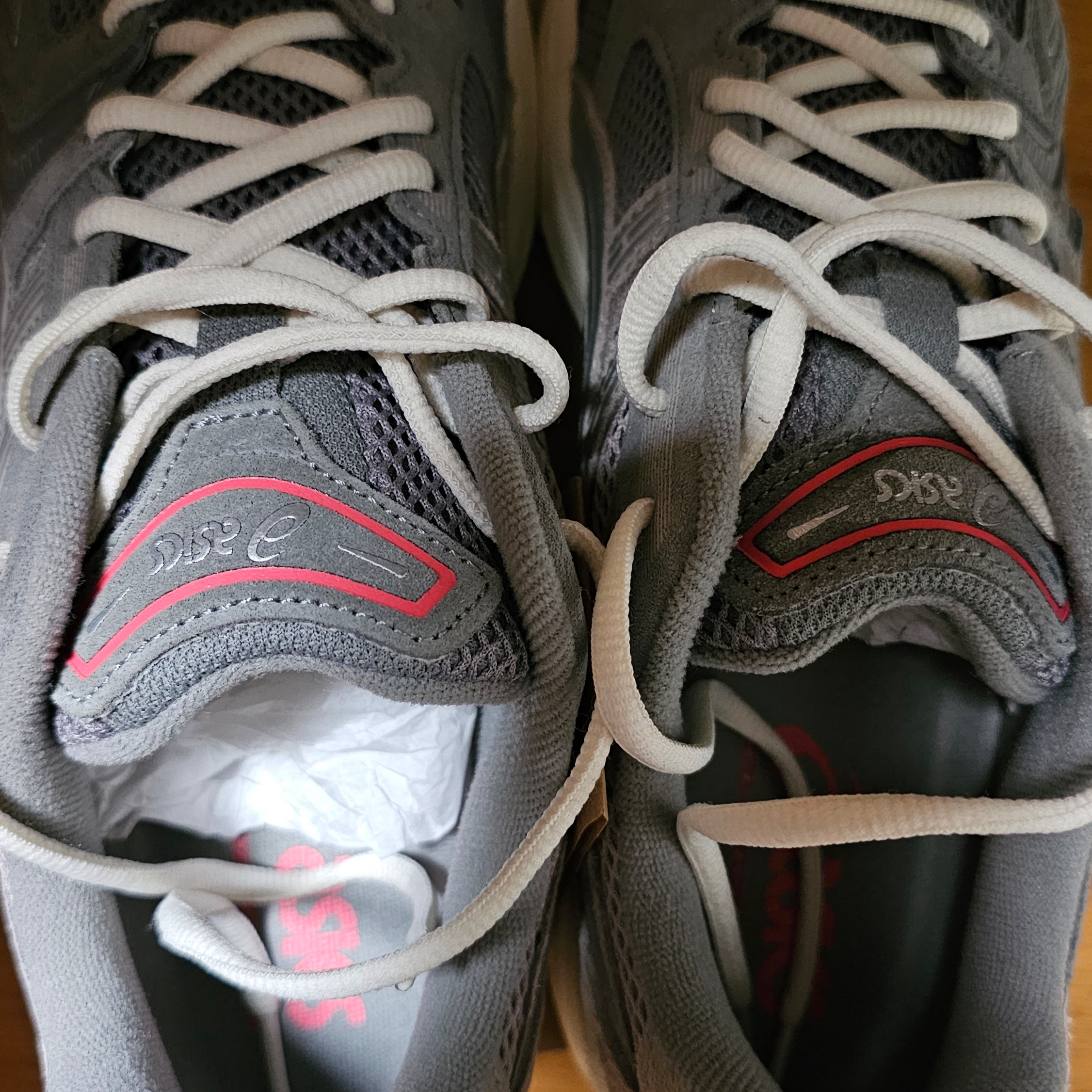 Asics Gel-Kayano 14 Clay Grey Pure Silver 착용 스타일