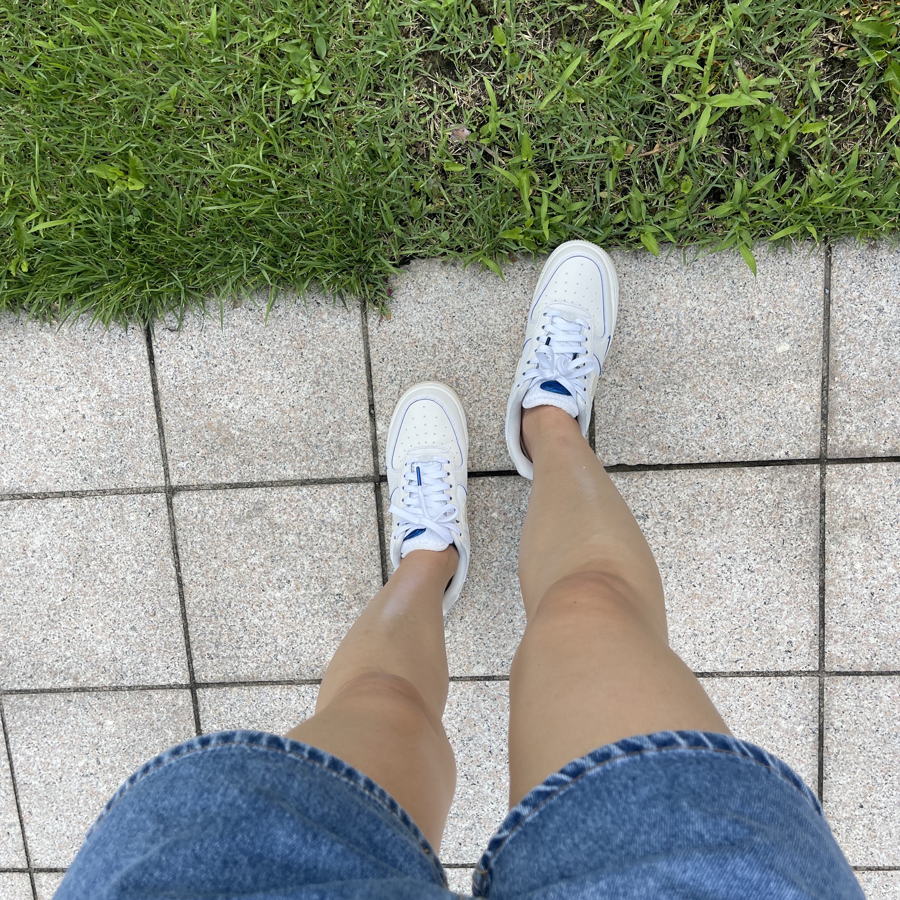 (W) Nike Air Force 1 '07 LX Game Royal Sail 착용 스타일