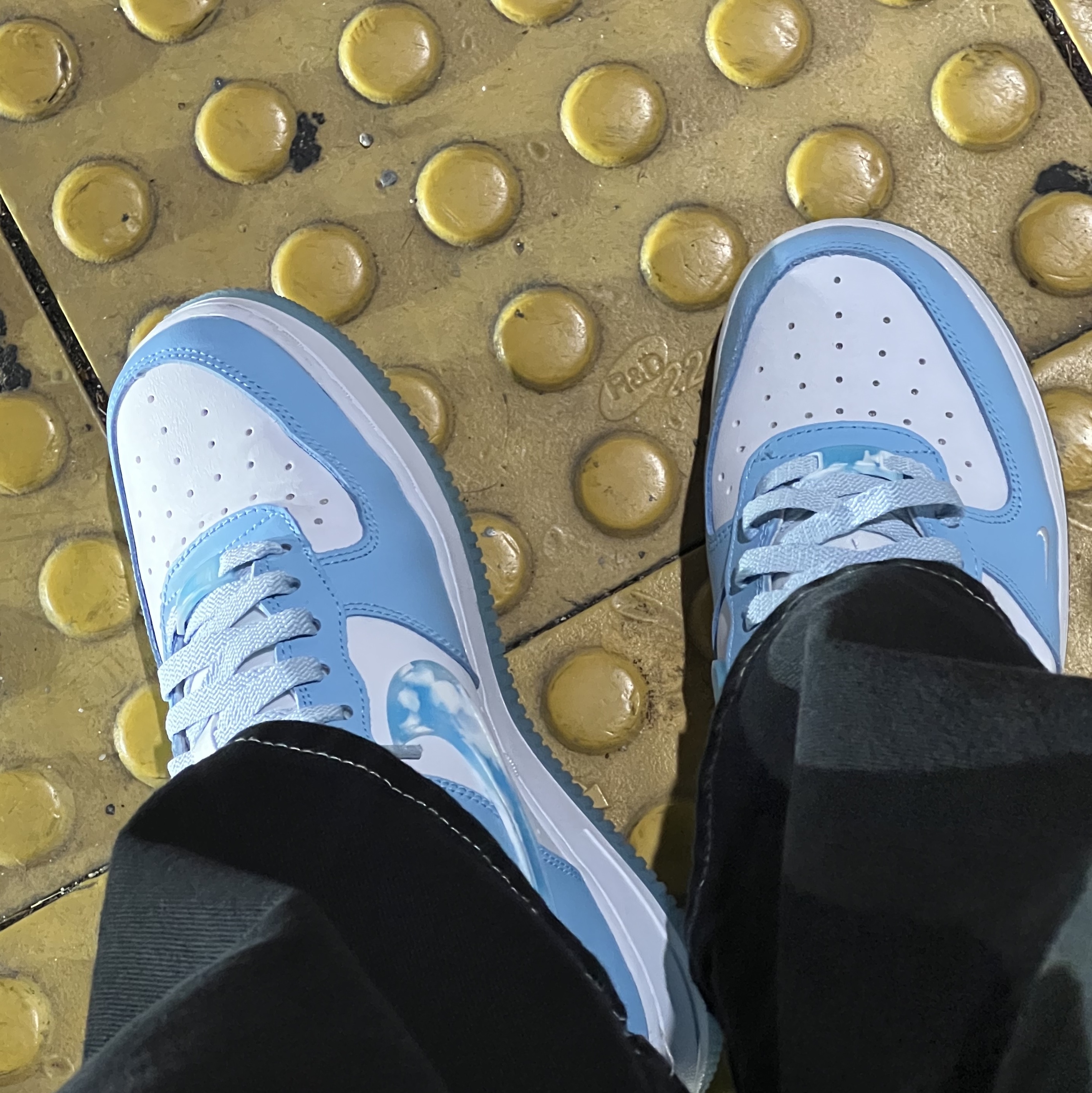 (W) Nike Air Force 1 '07 LX Celestine Blue 착용 스타일 - 4