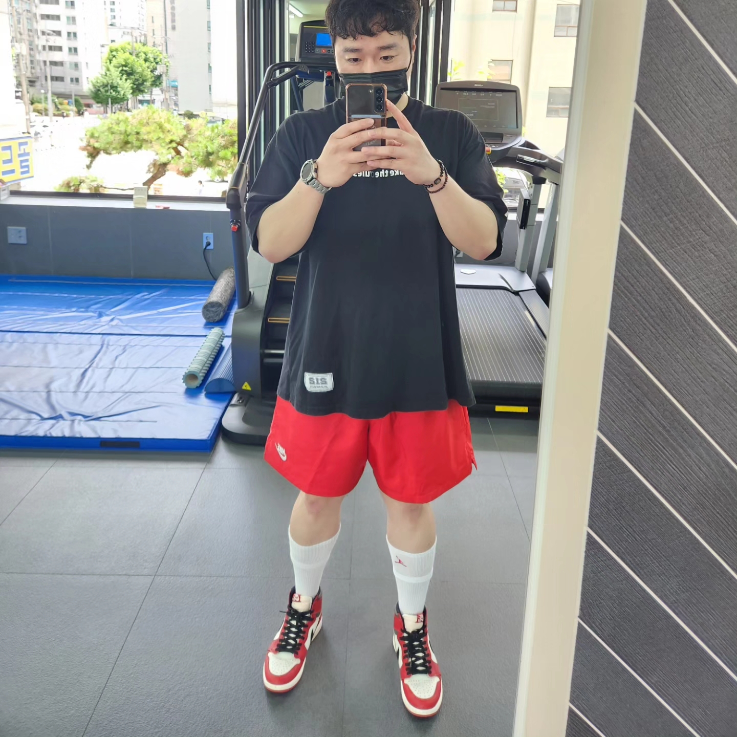 Jordan x Teyana Taylor Cushioned Crew Socks White, Jordan 1 Retro High OG Chicago 2022 착용 스타일