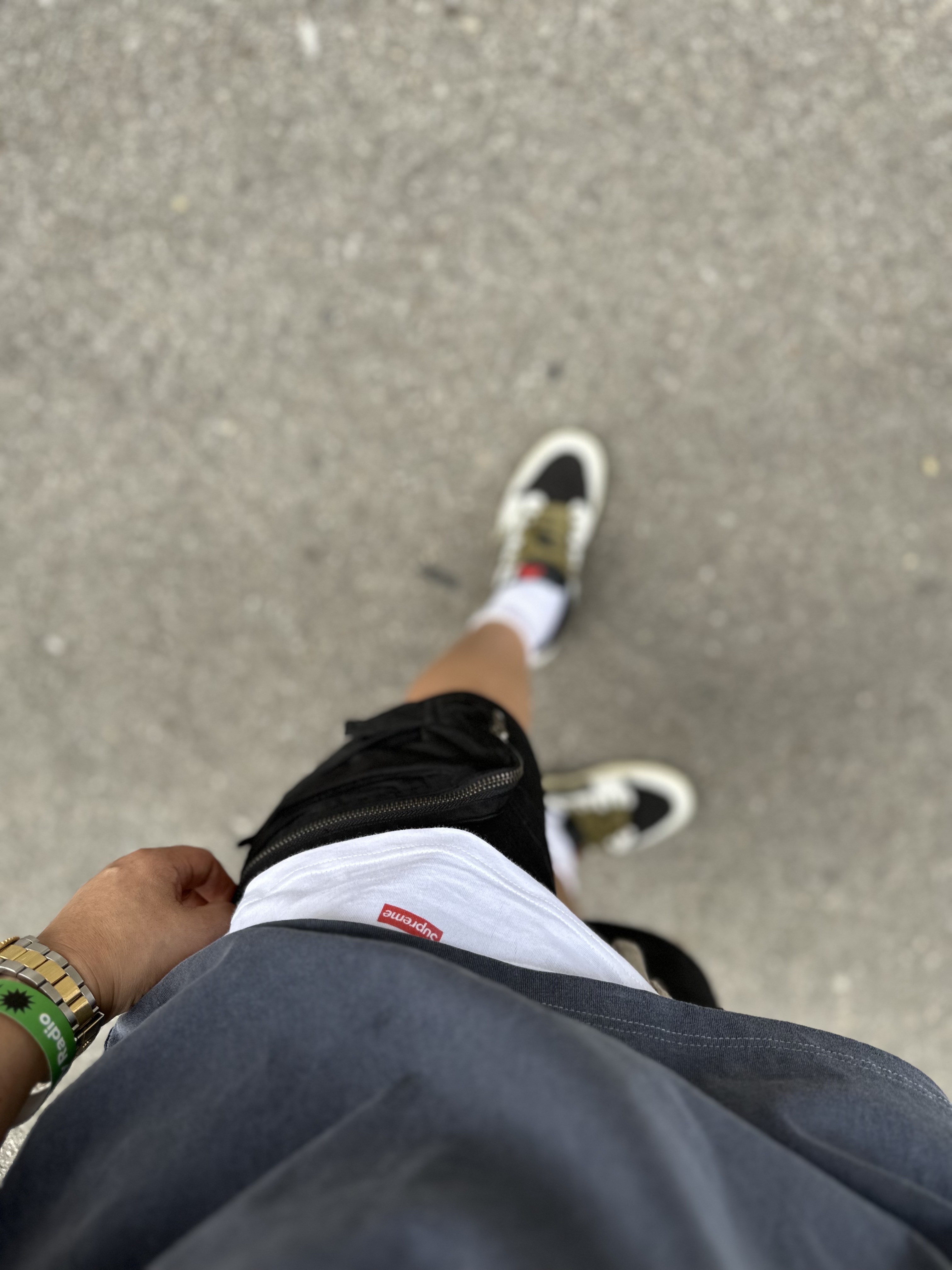 Supreme Hanes Tagless T-Shirt White (3 Pack), (W) Jordan 1 x Travis Scott Retro Low OG SP Medium Olive 착용 스타일