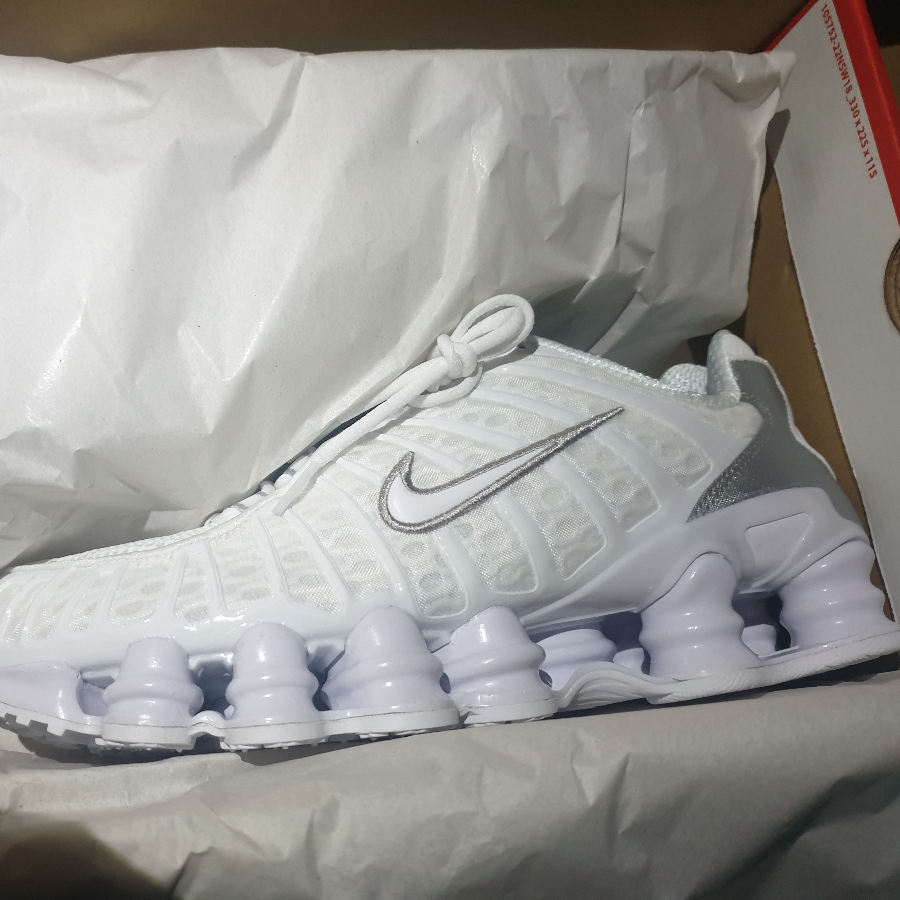 (W) Nike Shox TL White and Max Orange 착용 스타일