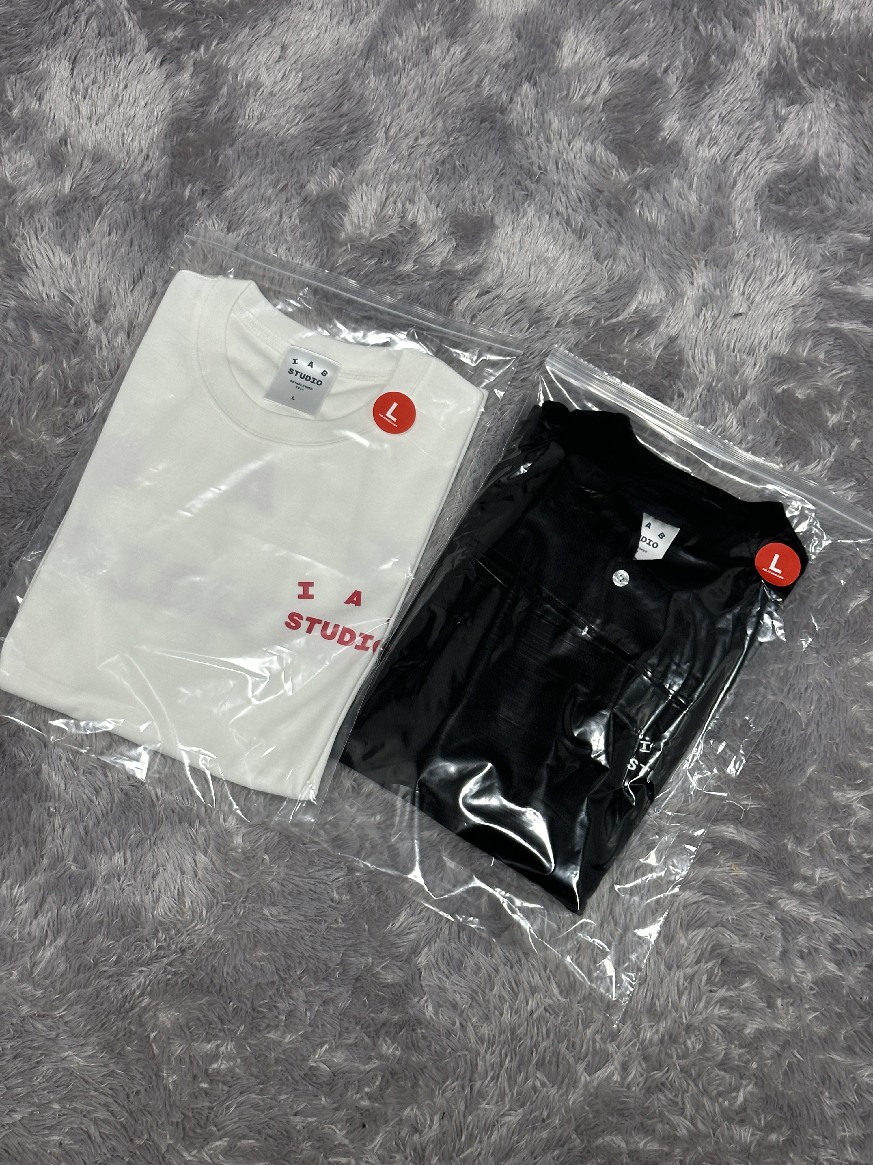 IAB Studio Cropped Pique Shirt Black - The Hyundai Seoul Exclusive, IAB Studio T-Shirt White - The Hyundai Seoul Exclusive 착용 스타일