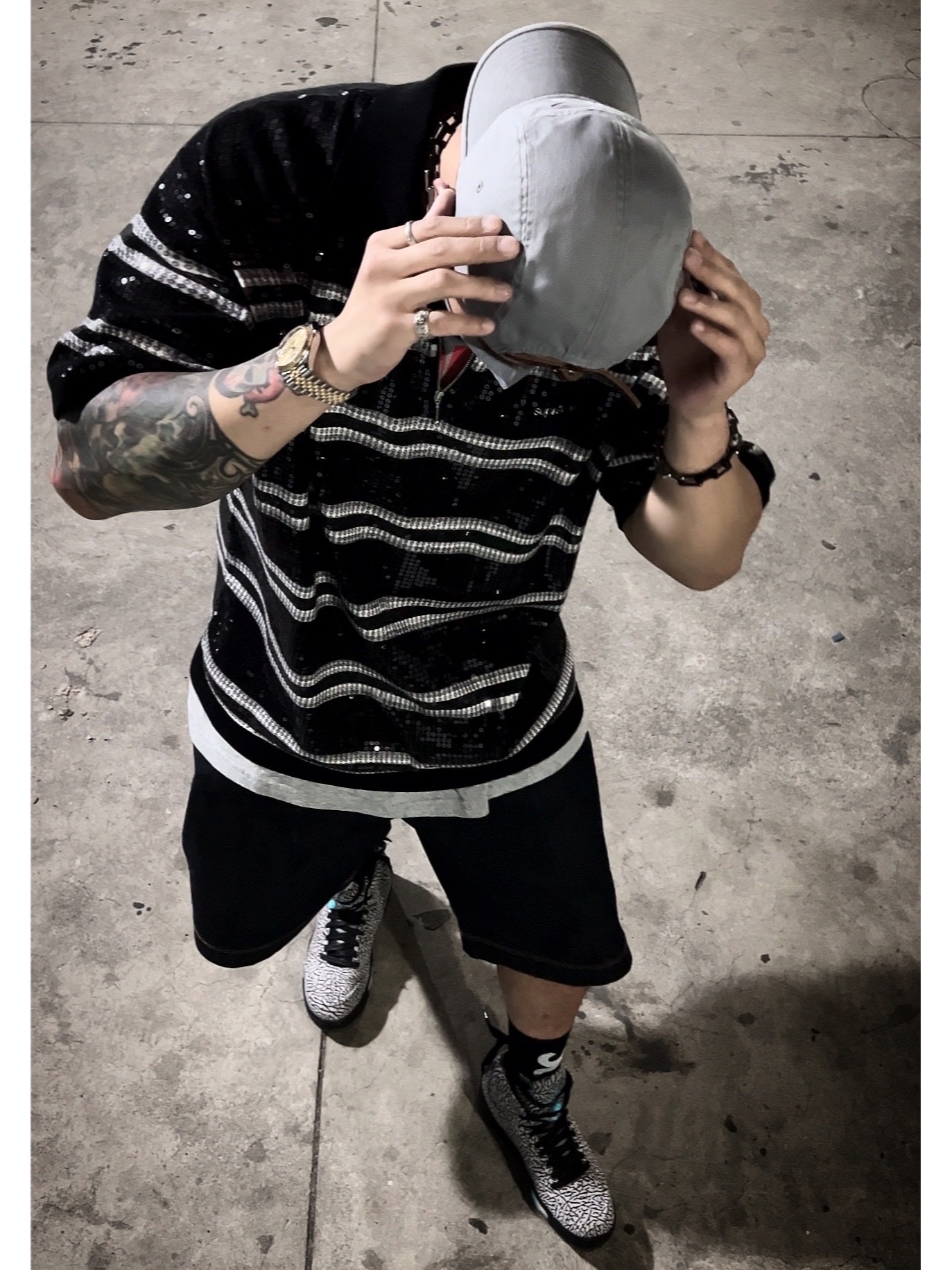 Supreme Washed Chino Twill Camp Cap Grey - 22SS, Supreme Don’t Fuck Around T-Shirt Heather Grey - 22FW 착용 스타일 - 2