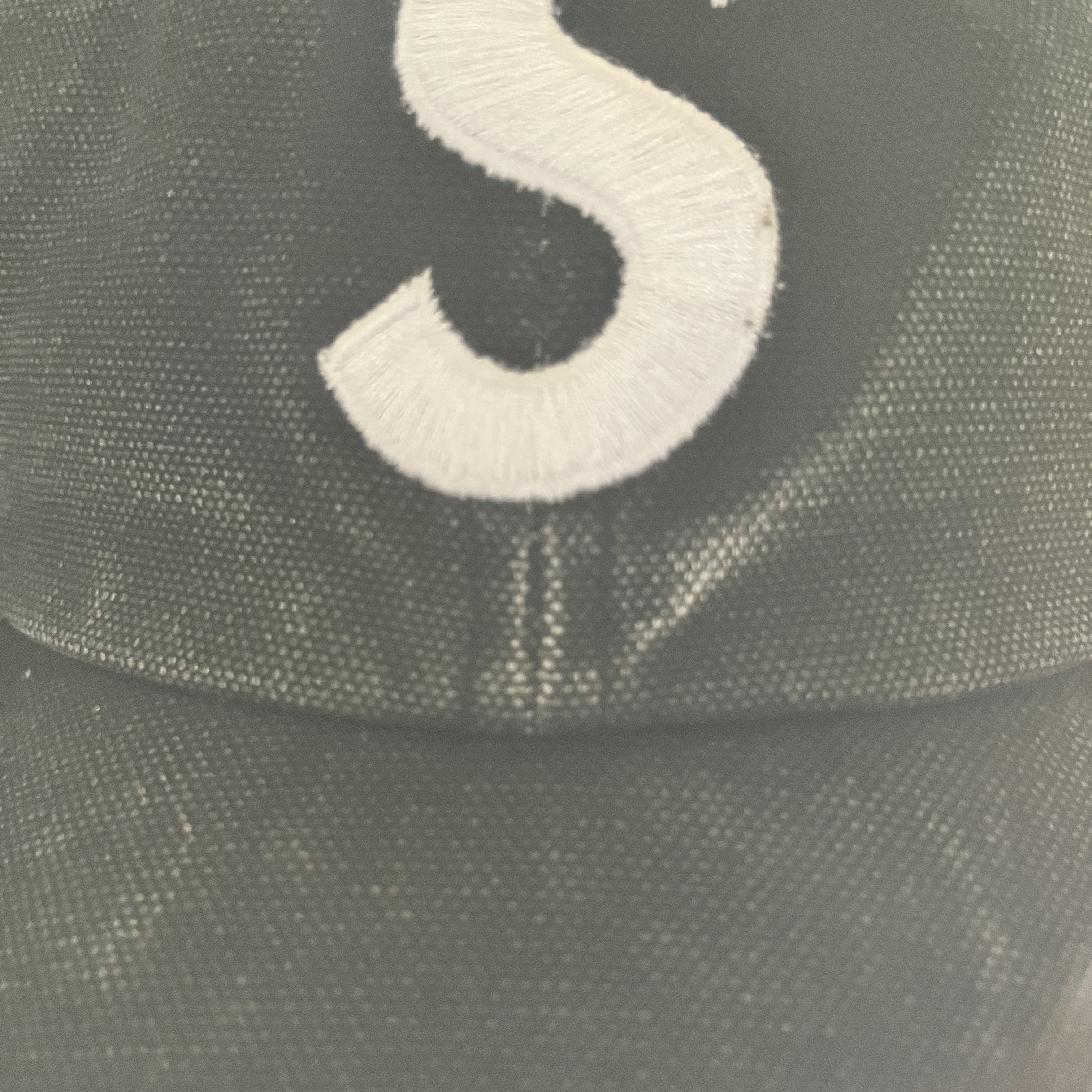 Supreme Pigment Canvas S Logo 6-Panel Black - 23SS 착용 스타일