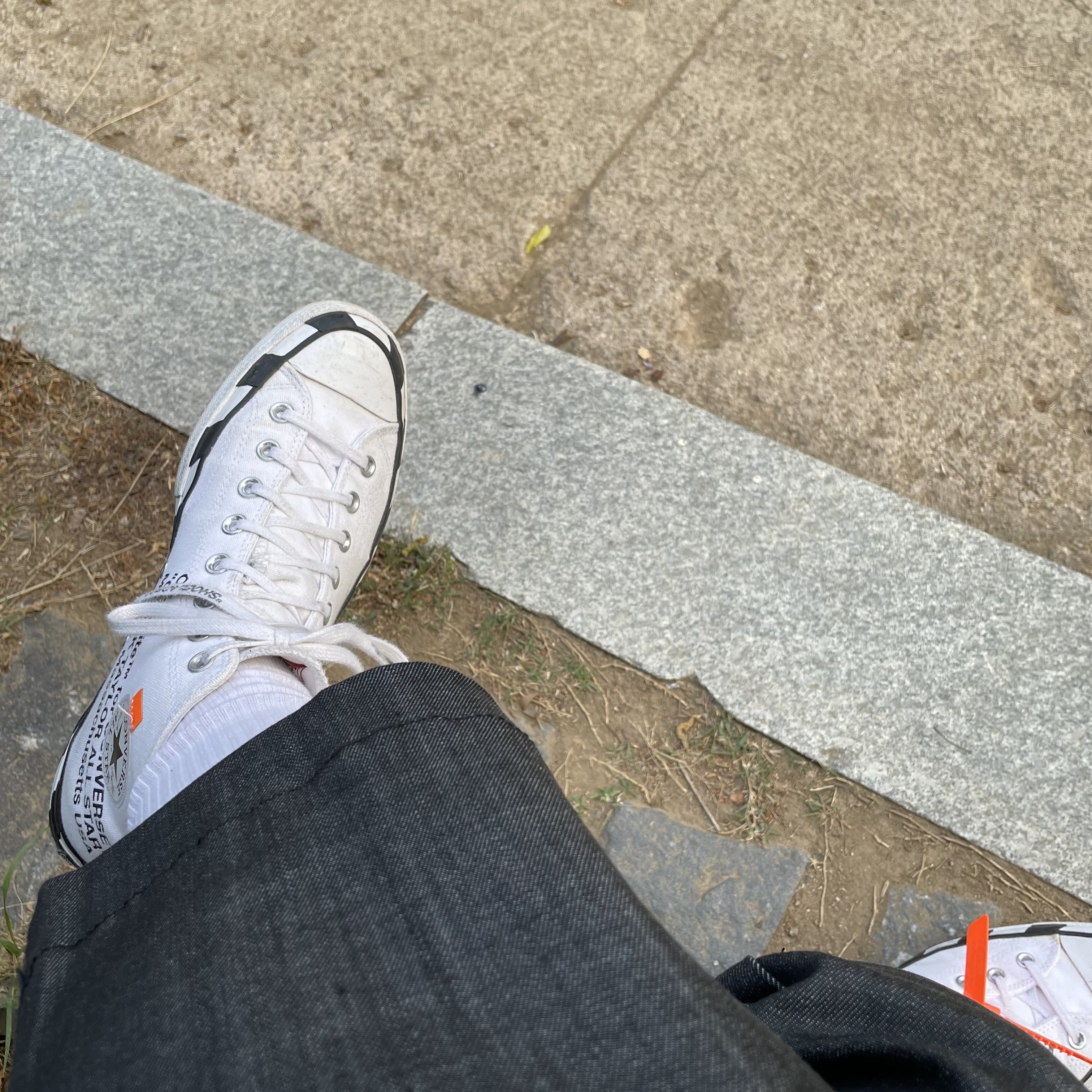 Converse x Off-White Chuck 70 High V2 2018 착용 스타일 - 1