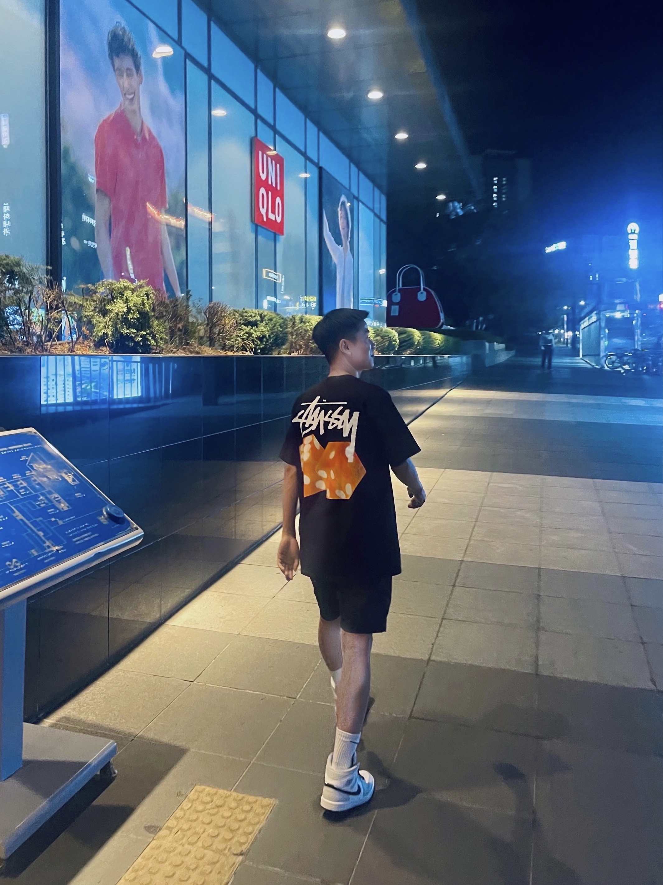 Stussy Diced Out T-Shirt Black, (W) Jordan 1 Mid Grey Fog 착용 스타일