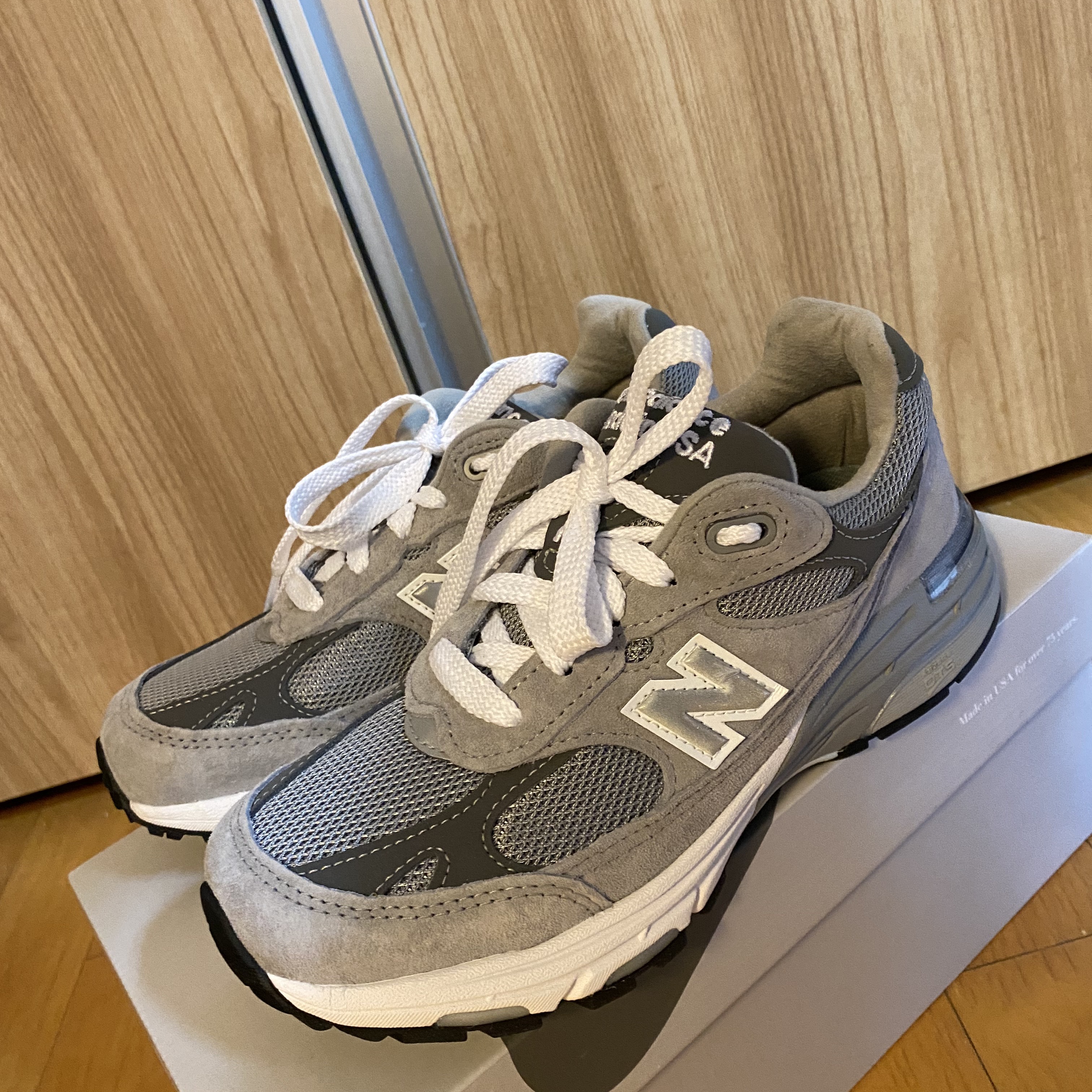 (W) New Balance 993 Made in USA Grey - B Standard 착용 스타일 - 4