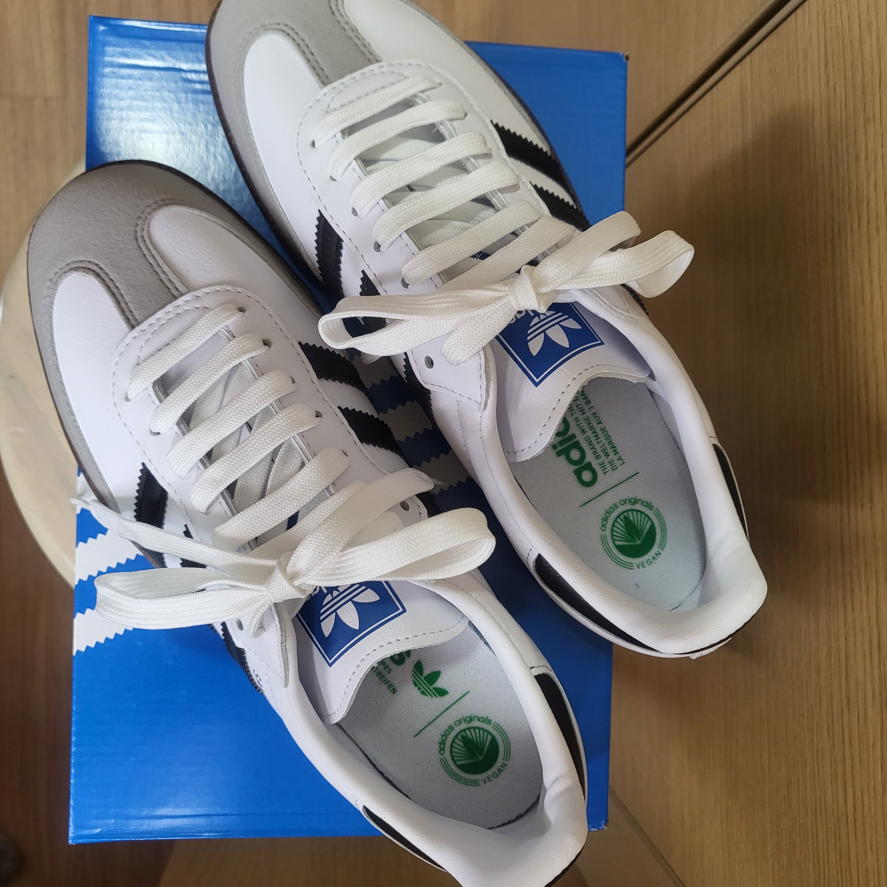 Adidas Samba Vegan White Black 착용 스타일 - 3