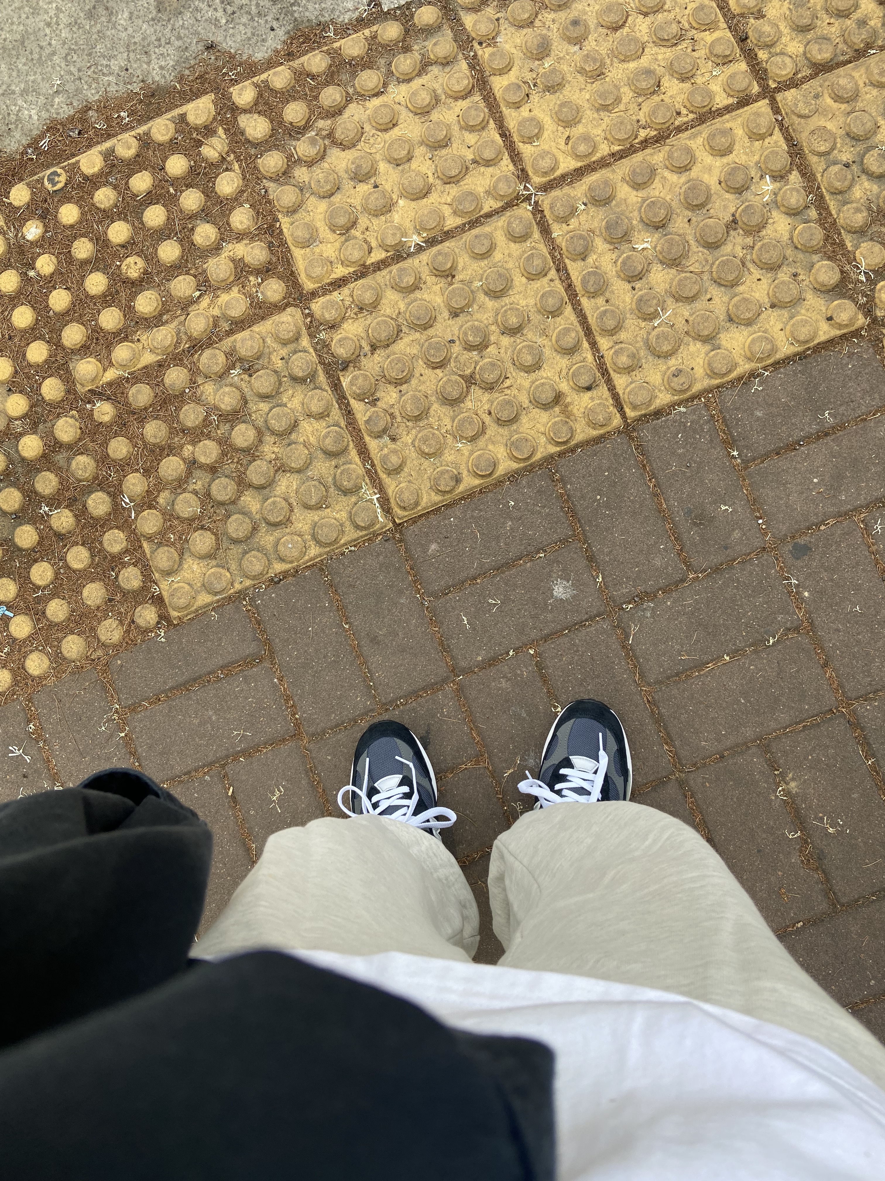 New Balance 992 Made in USA Navy 착용 스타일