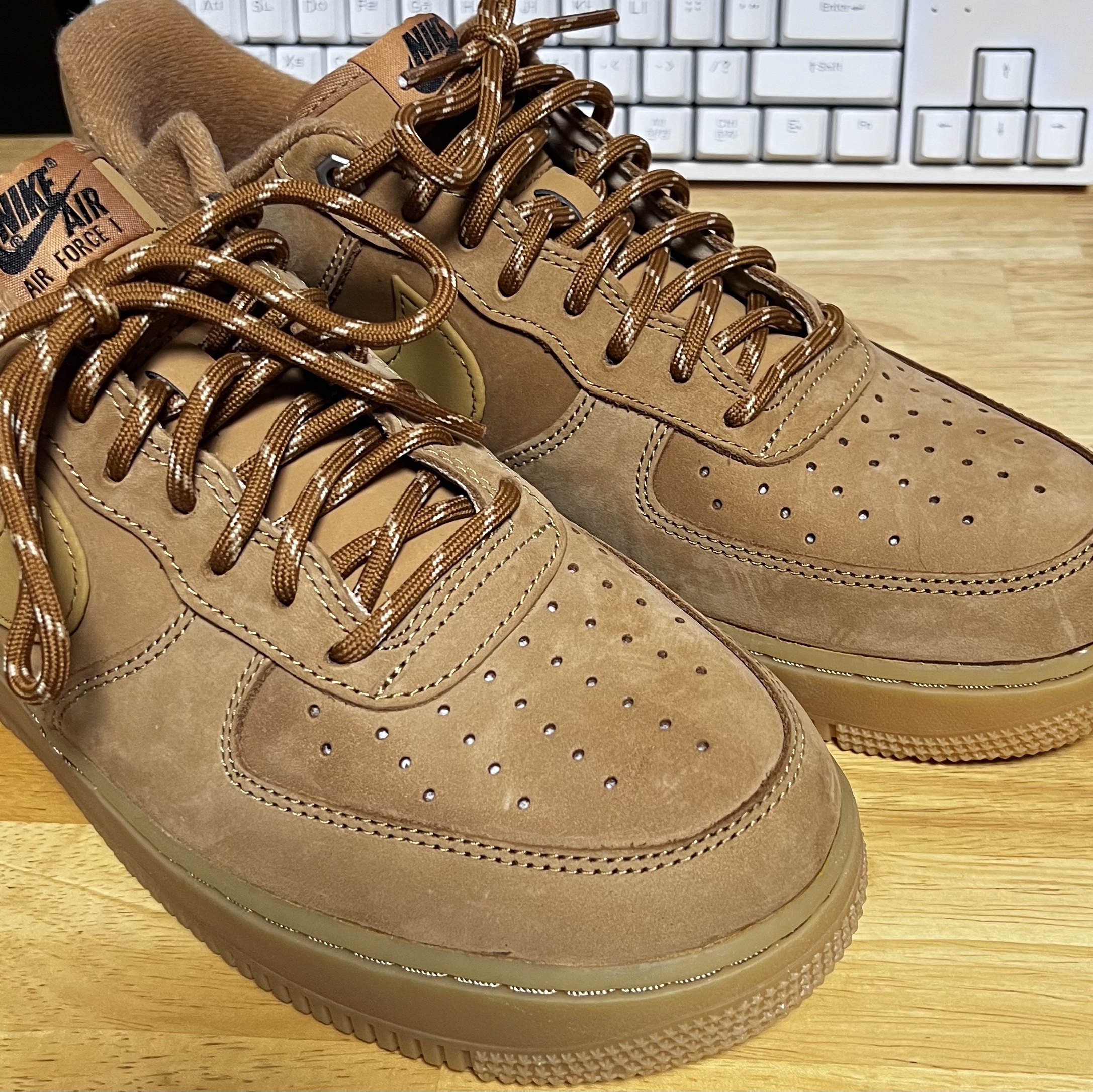 Nike Air Force 1 '07 WB Flax 착용 스타일