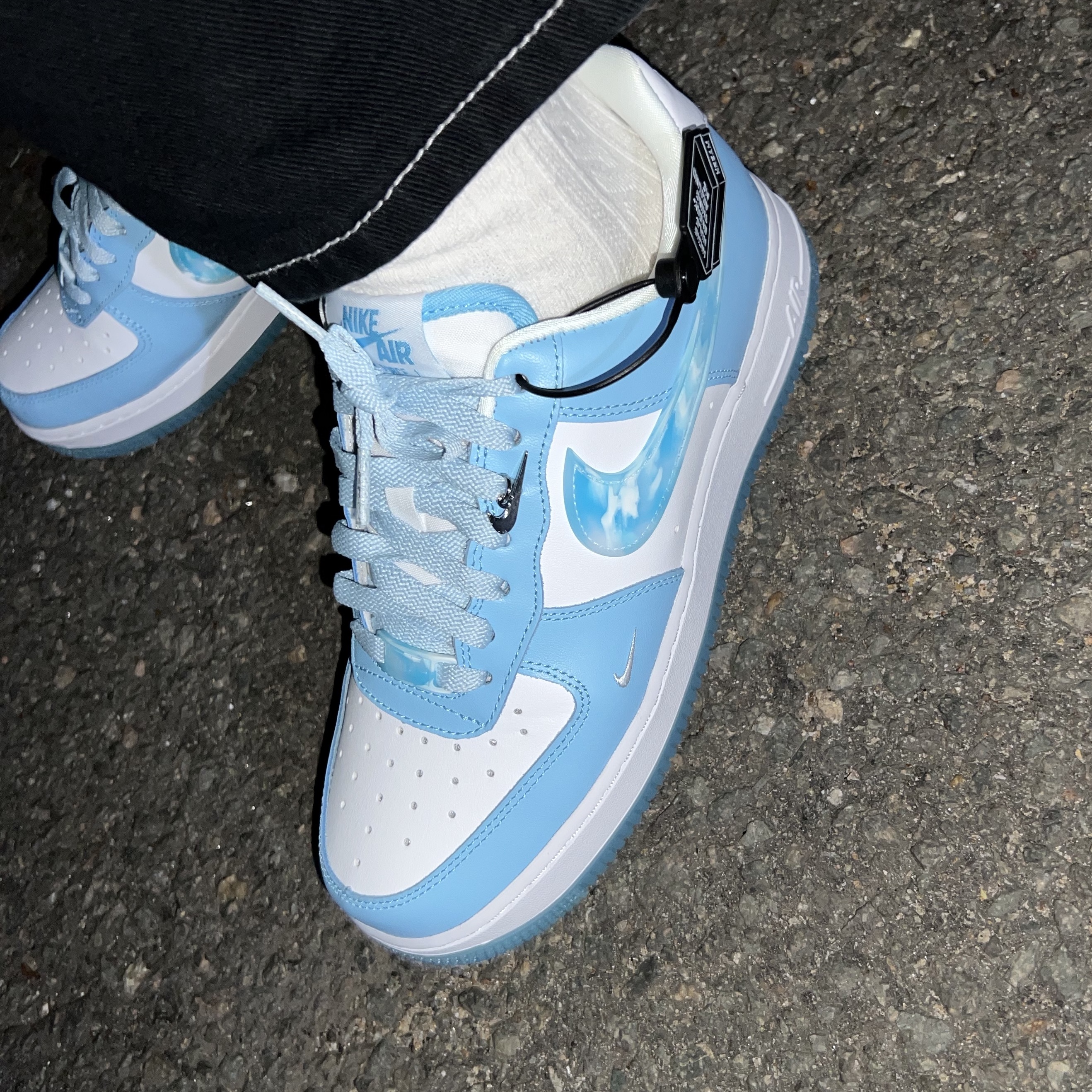 (W) Nike Air Force 1 '07 LX Celestine Blue 착용 스타일 - 2