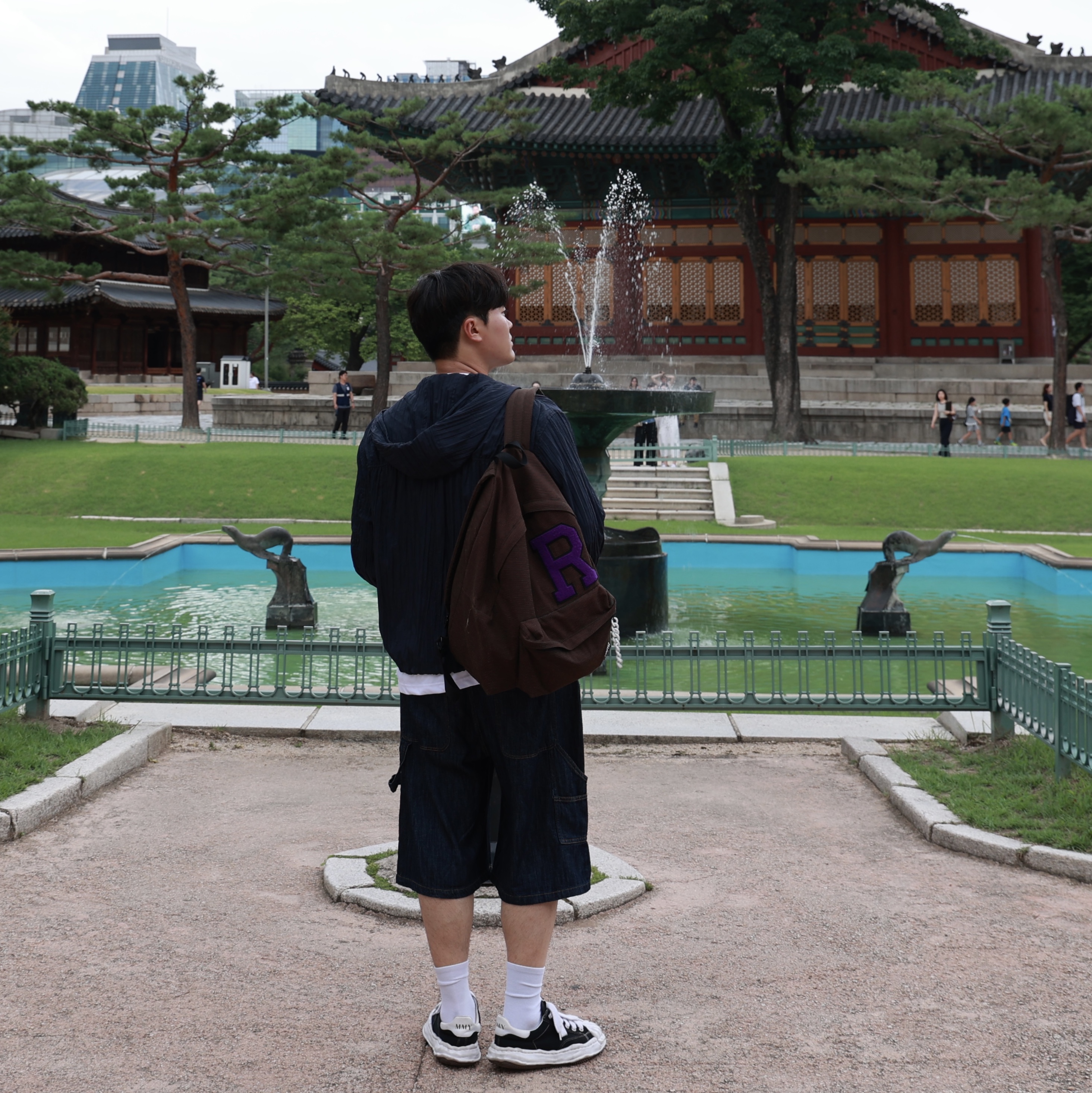 Maison Mihara Yasuhiro Blakey OG Sole Canvas Low-top Sneakers Black White, Maison Mihara Yasuhiro Blakey OG Sole Canvas Low-top Sneakers Black 착용 스타일 - 1