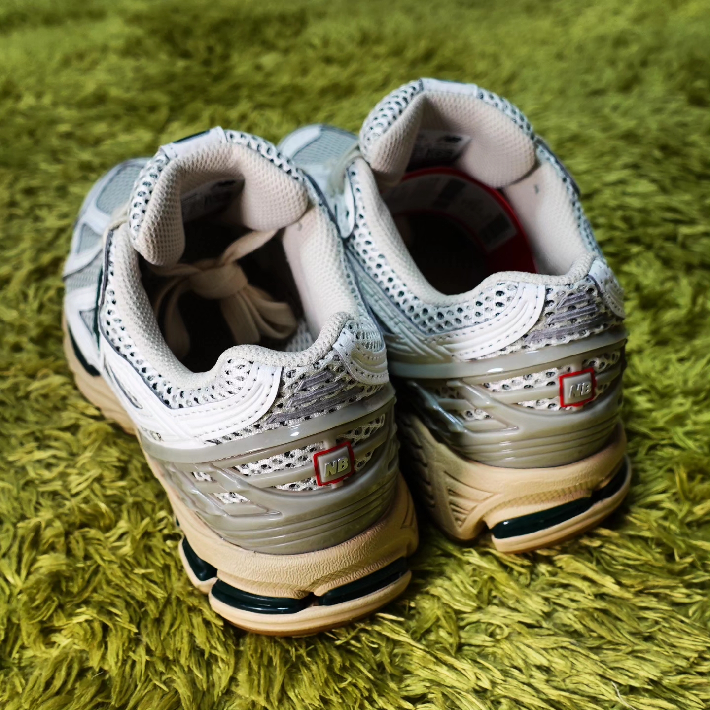 New Balance 1906R Silver Green 착용 스타일 - 5