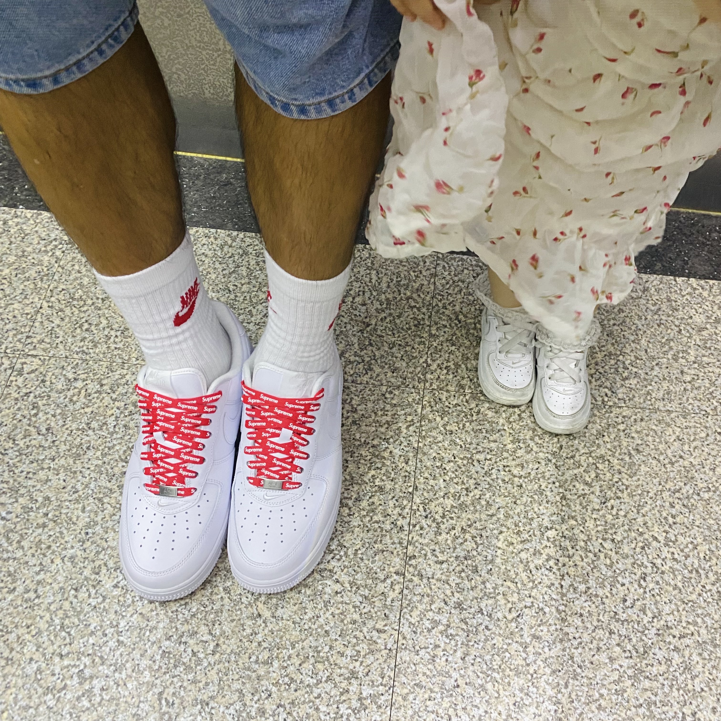Nike x Supreme Air Force 1 Low White 착용 스타일