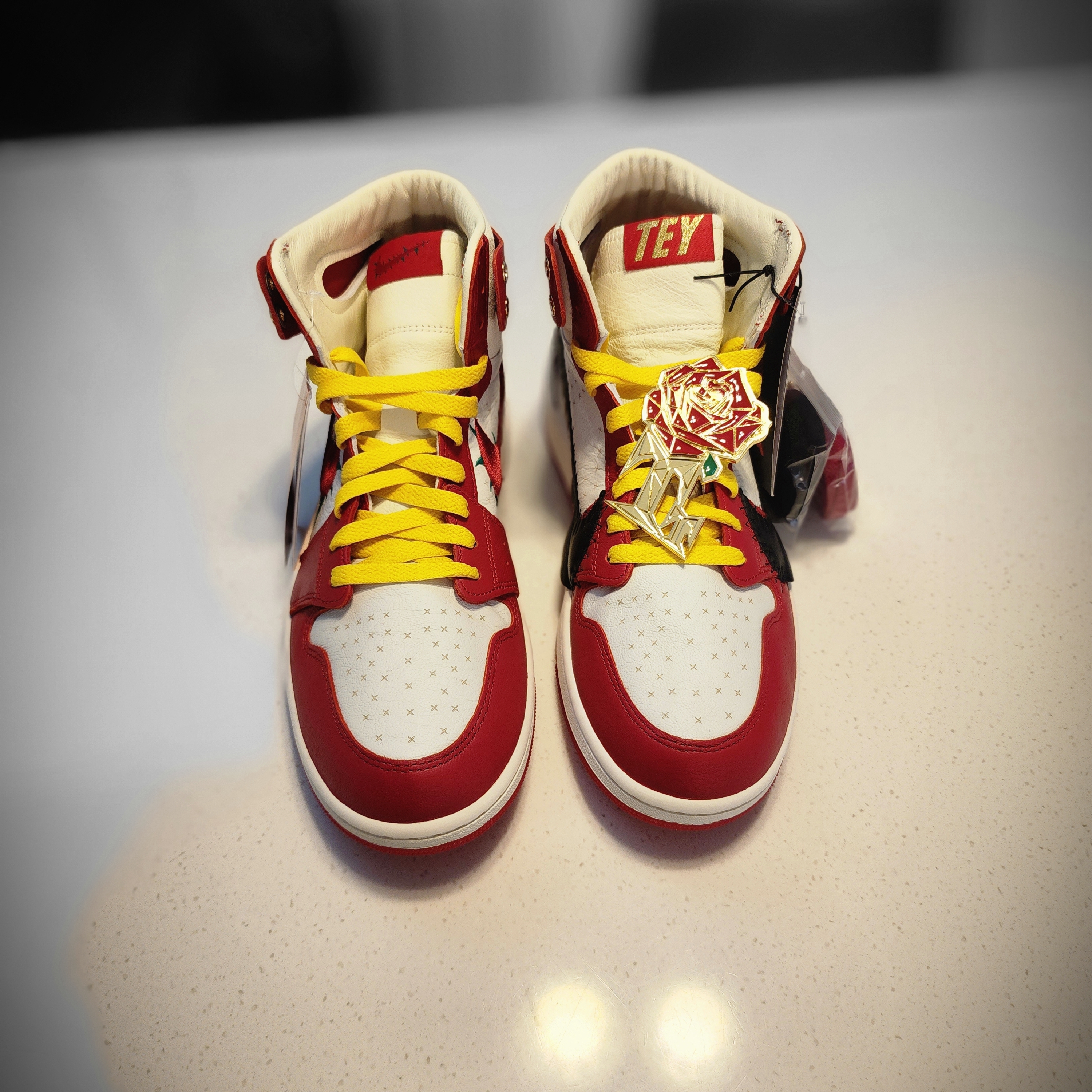 (W) Jordan 1 x Teyana Taylor Zoom CMFT 2 Gym Red 착용 스타일 - 1
