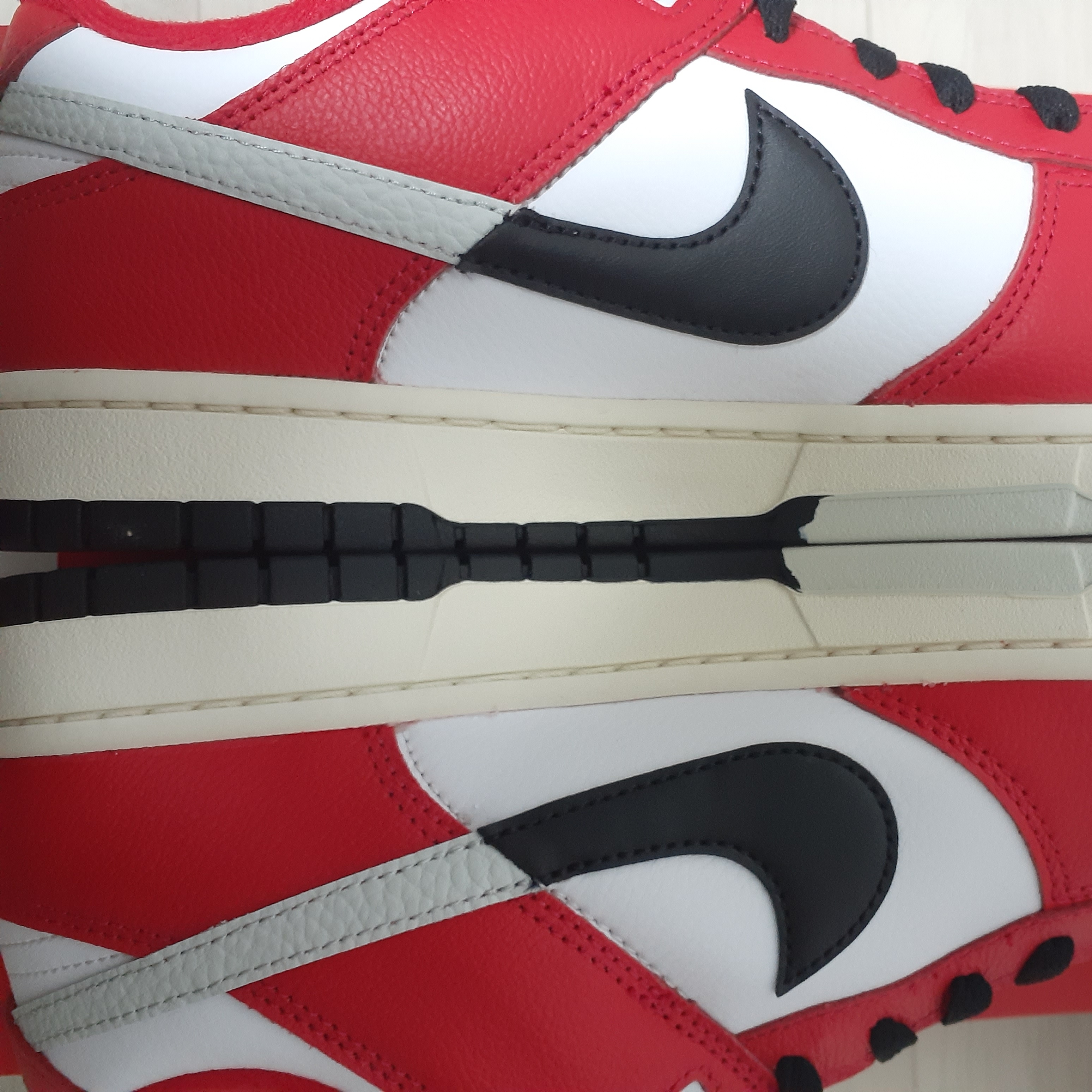 Nike Dunk Low Retro PRM University Red Black 착용 스타일