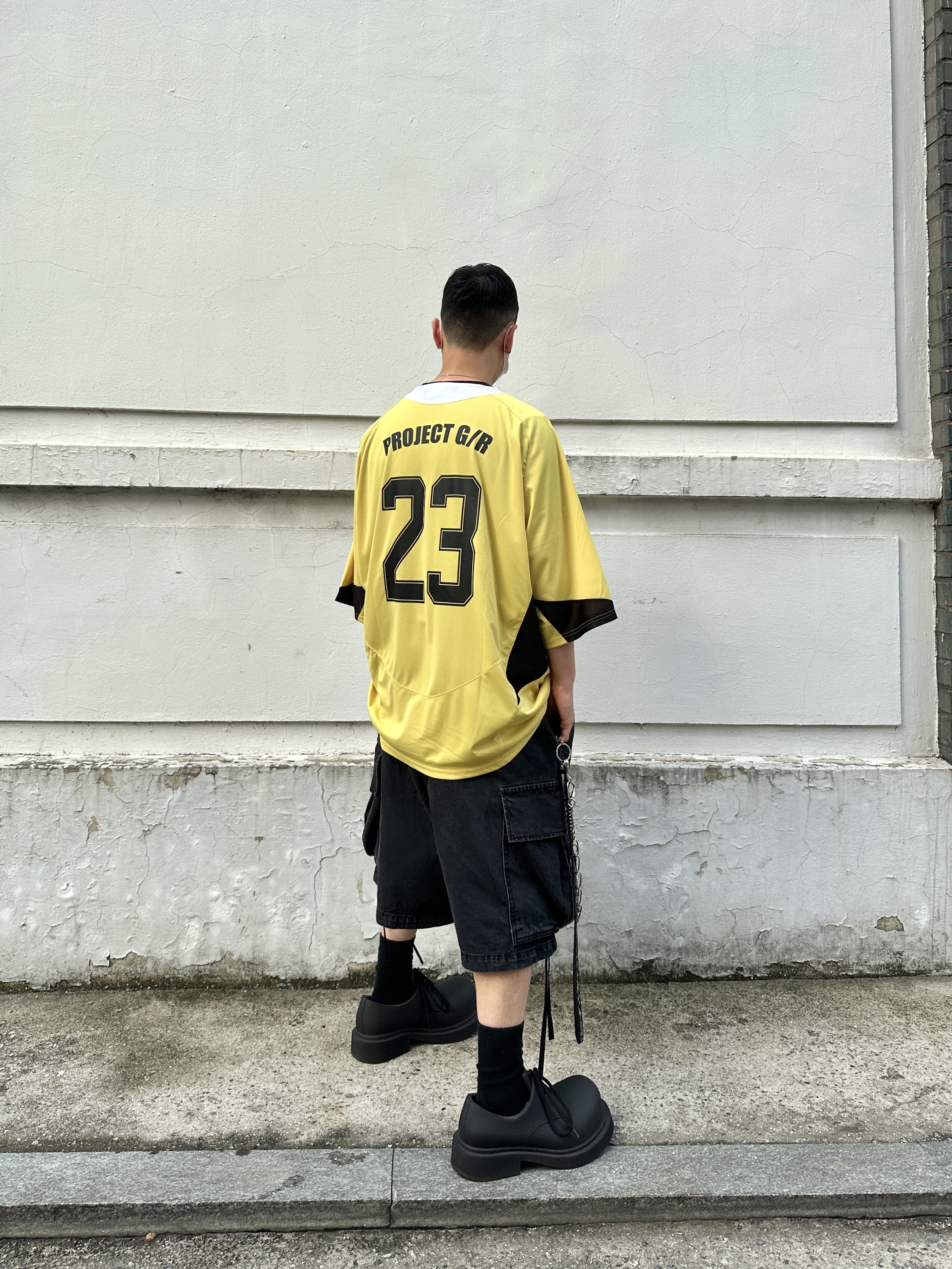 Project G/R Oversized Football Jersey Yellow, Balenciaga Steroid Derby Black 착용 스타일 - 2