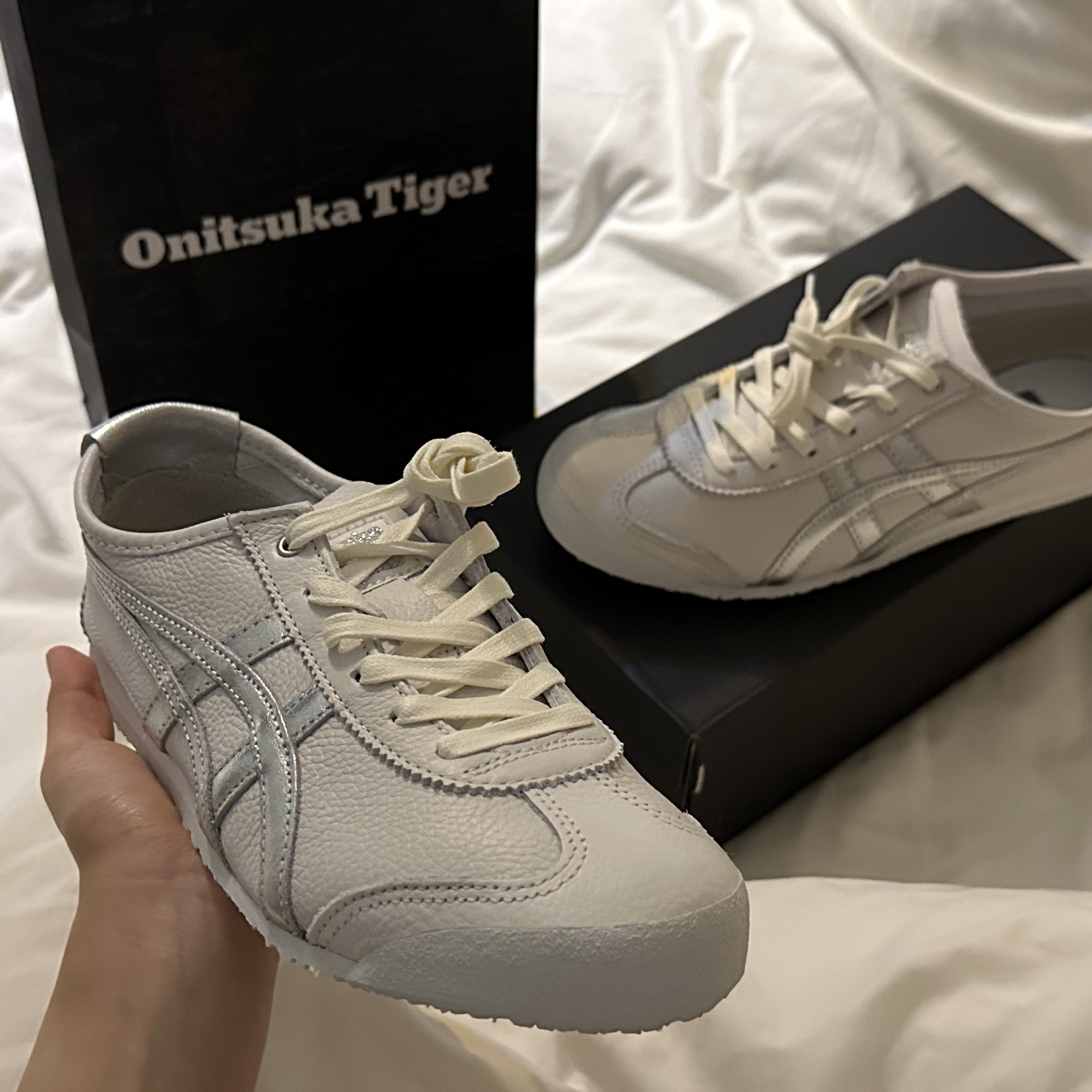 Onitsuka Tiger Mexico 66 White Silver 착용 스타일 - 1