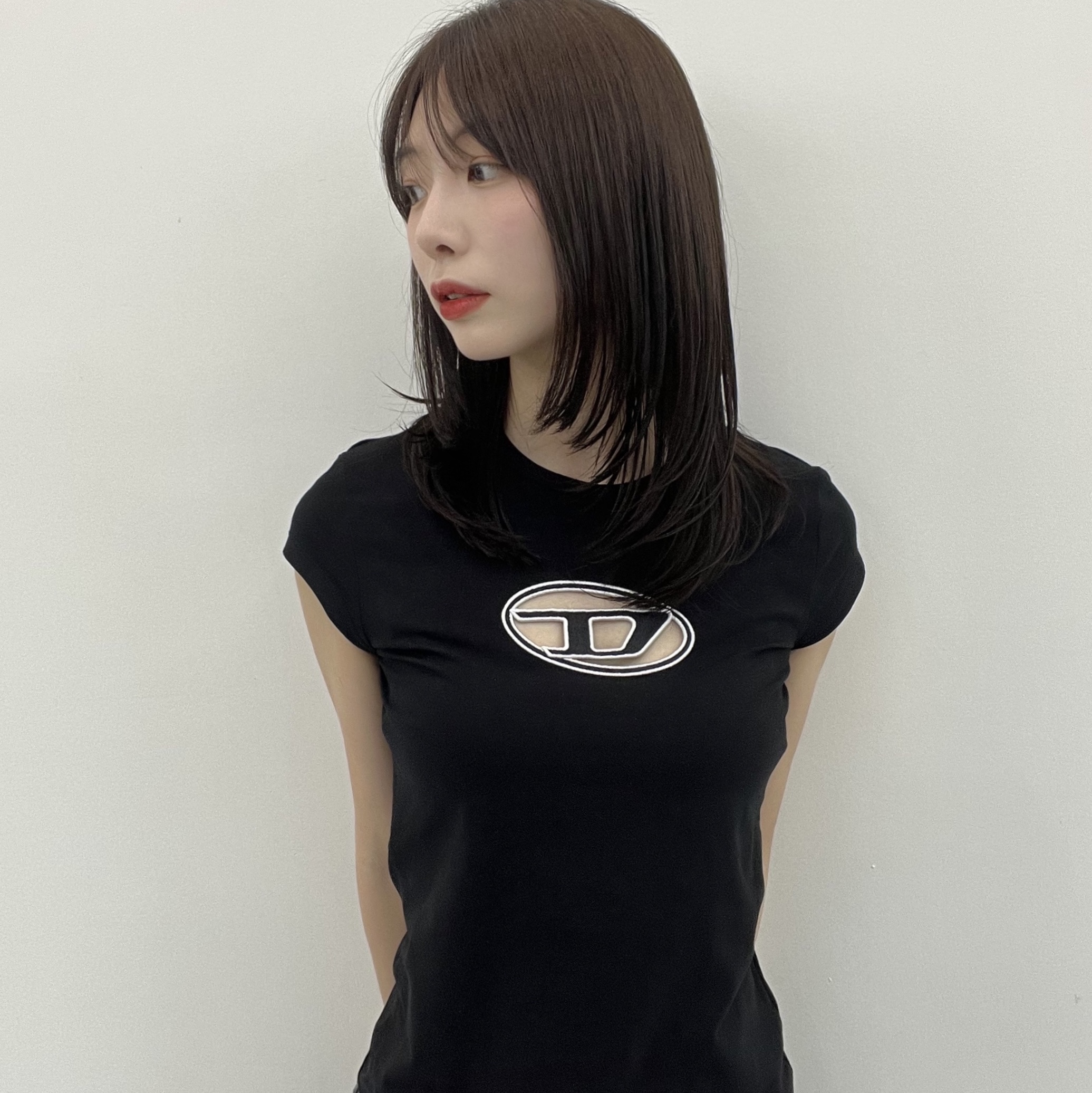 (W) Diesel T-Angie Peekaboo Logo T-Shirt Black 착용 스타일