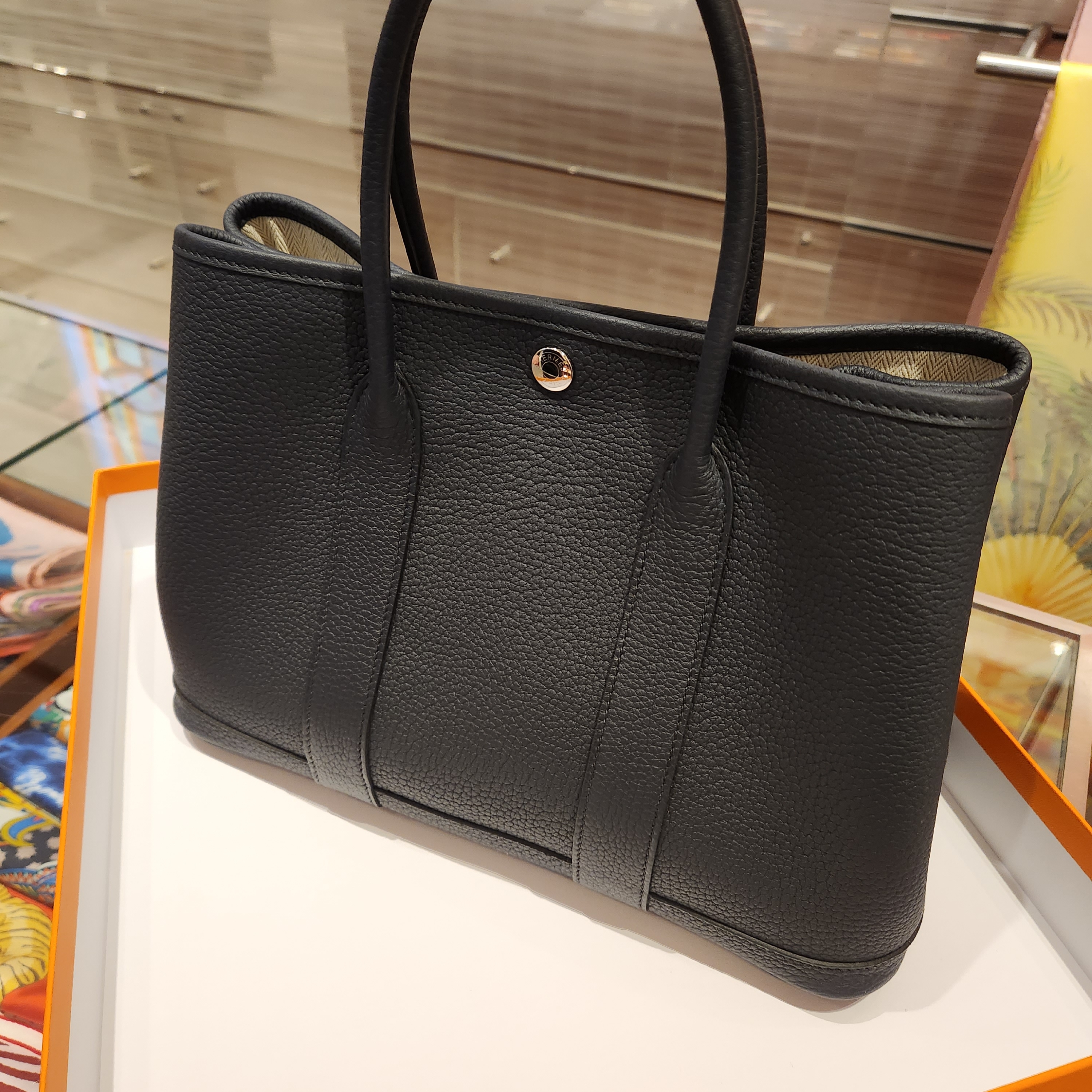 Hermes Garden Party 30 Bag Negonda & Palladium Noir 착용 스타일