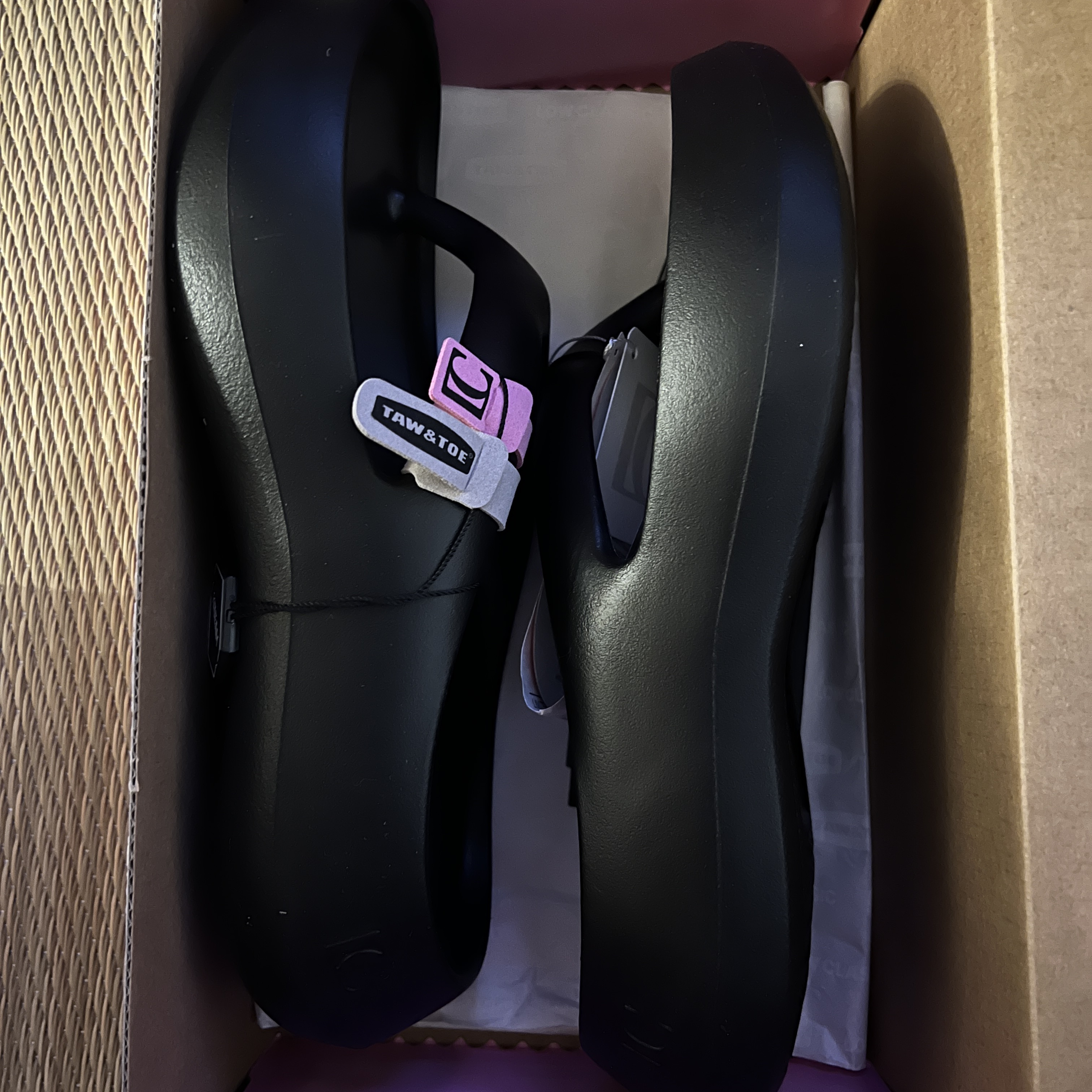 Taw&Toe x Low Classic Platform Flip Flop Black 착용 스타일