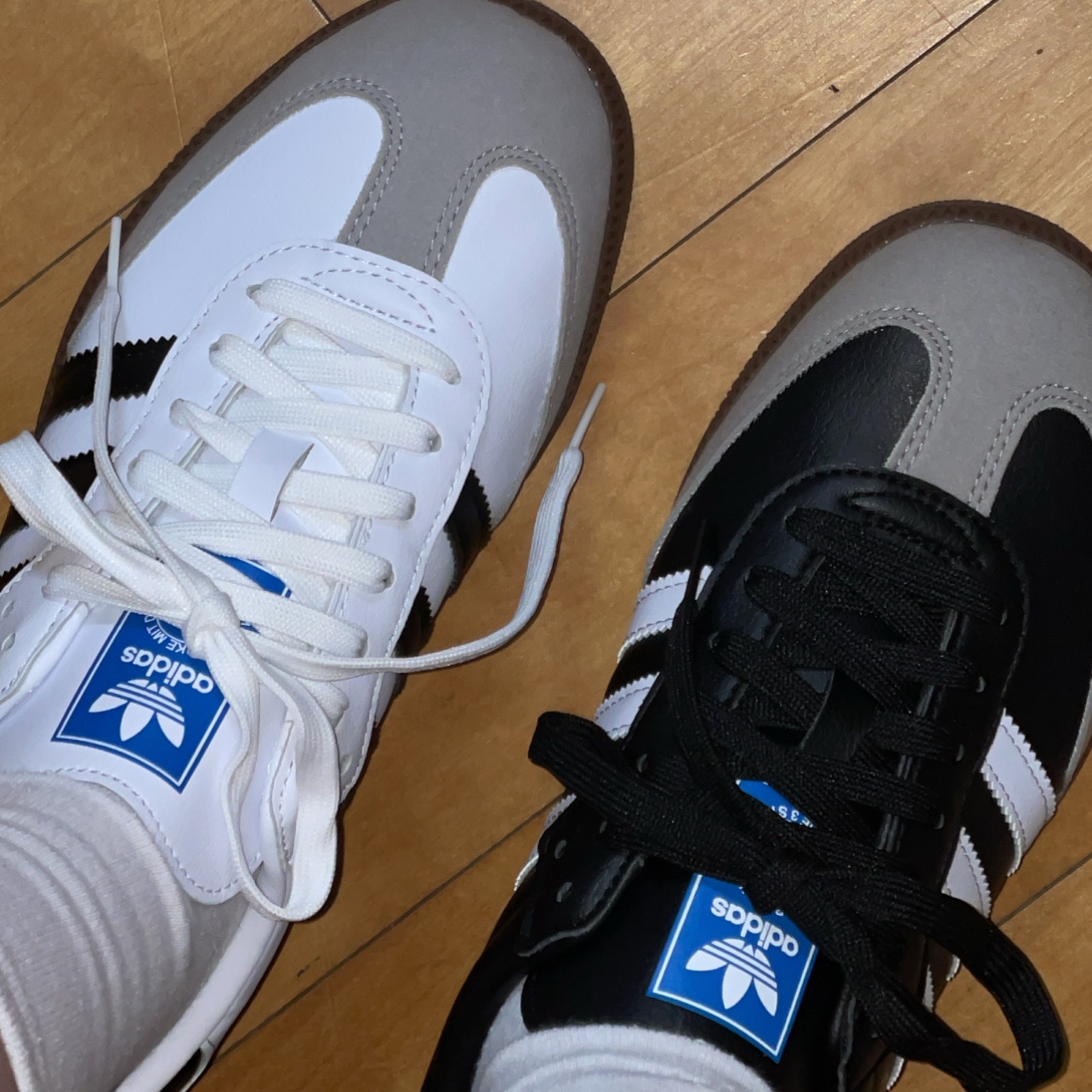 Adidas Samba Vegan White Black, Adidas Samba Vegan Black White 착용 스타일 - 1