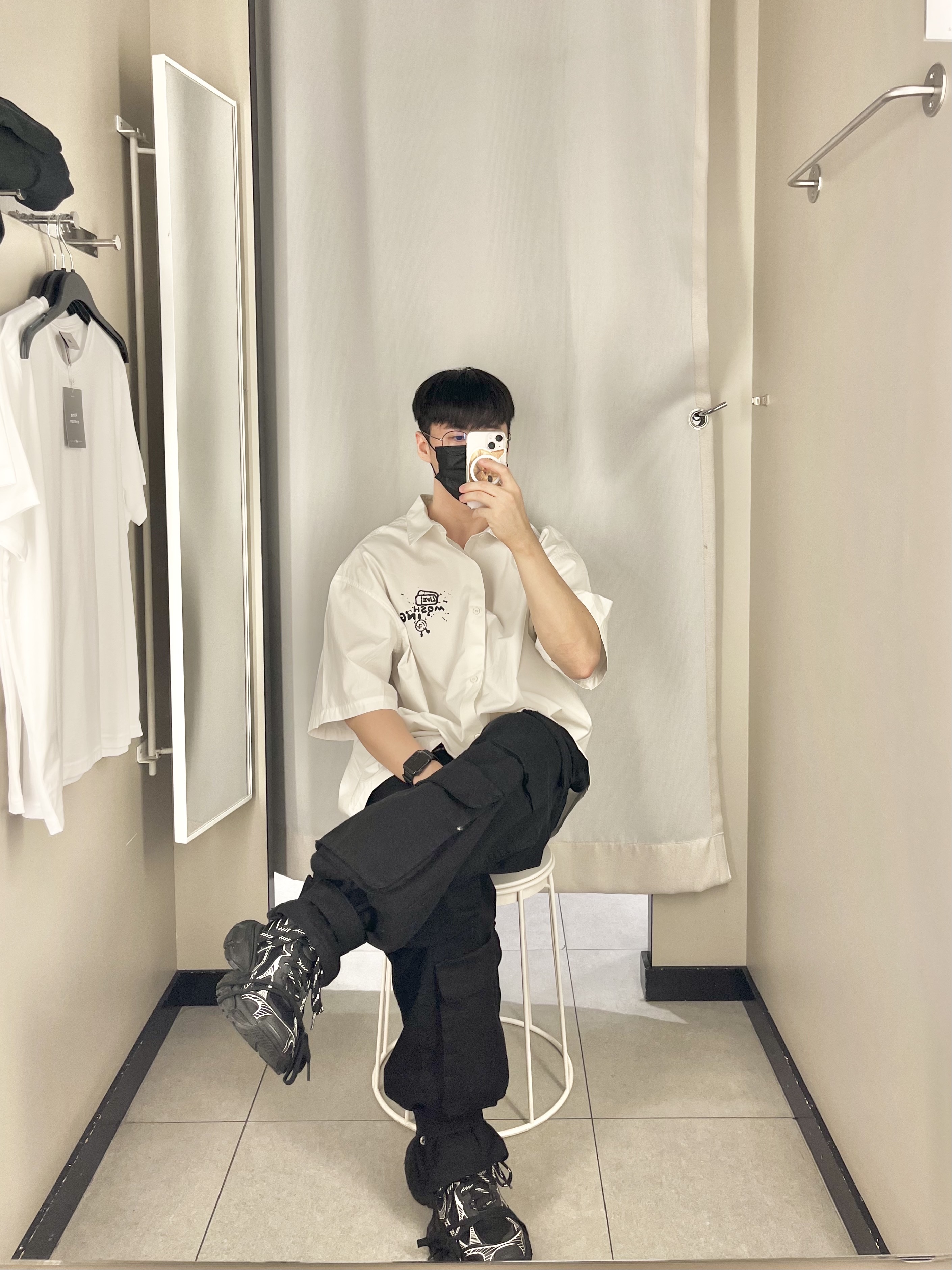 Balenciaga 3XL Sneakers Black White, Zara Utility Pocket Pants Black 착용 스타일